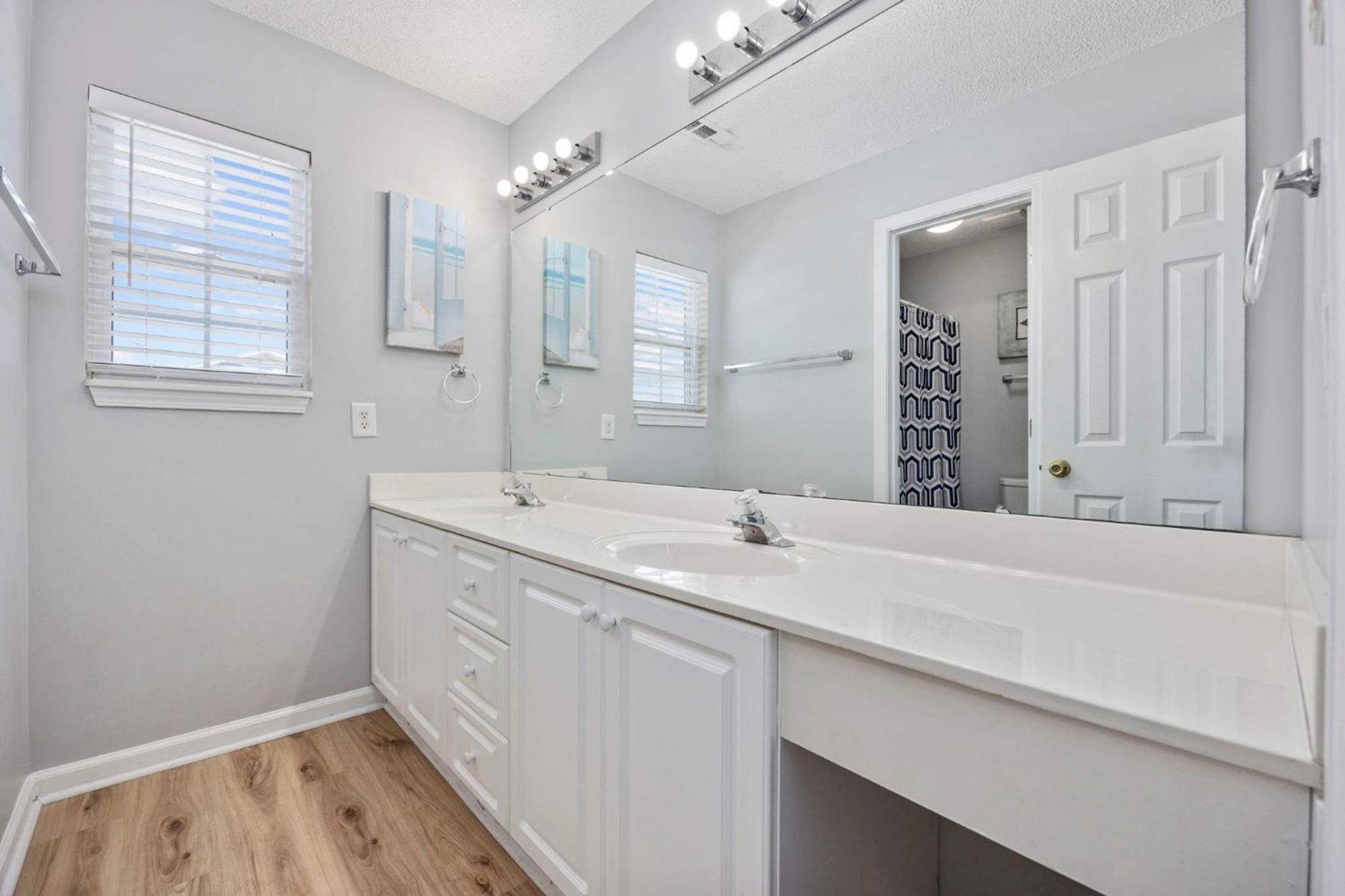 Sea Breeze Getaway-2nd Row In Surfside Holiday home *