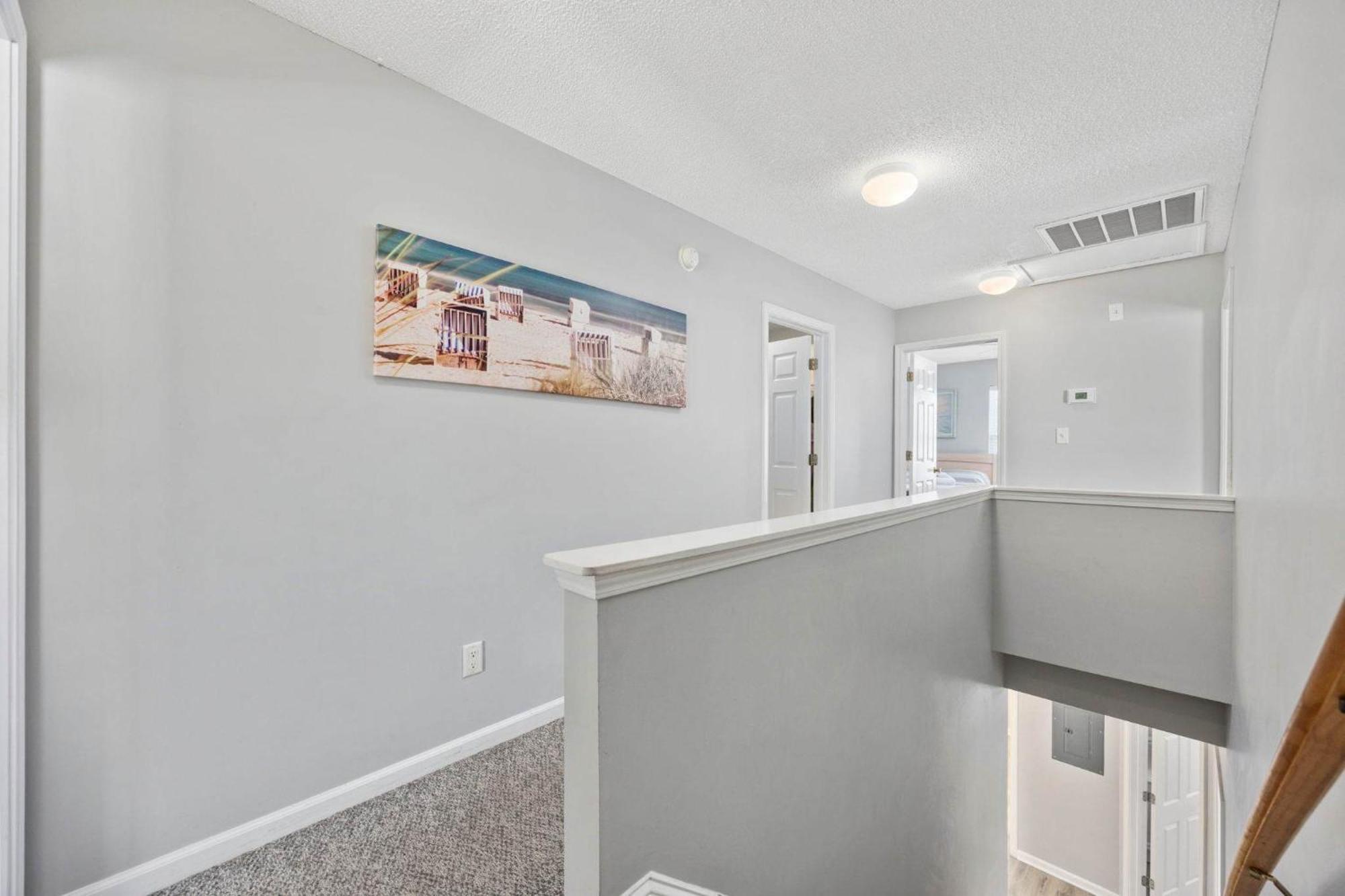 Sea Breeze Getaway-2nd Row In Surfside *
