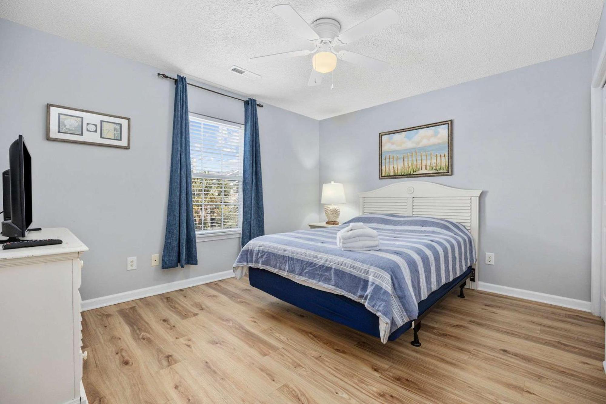 Sea Breeze Getaway-2nd Row In Surfside