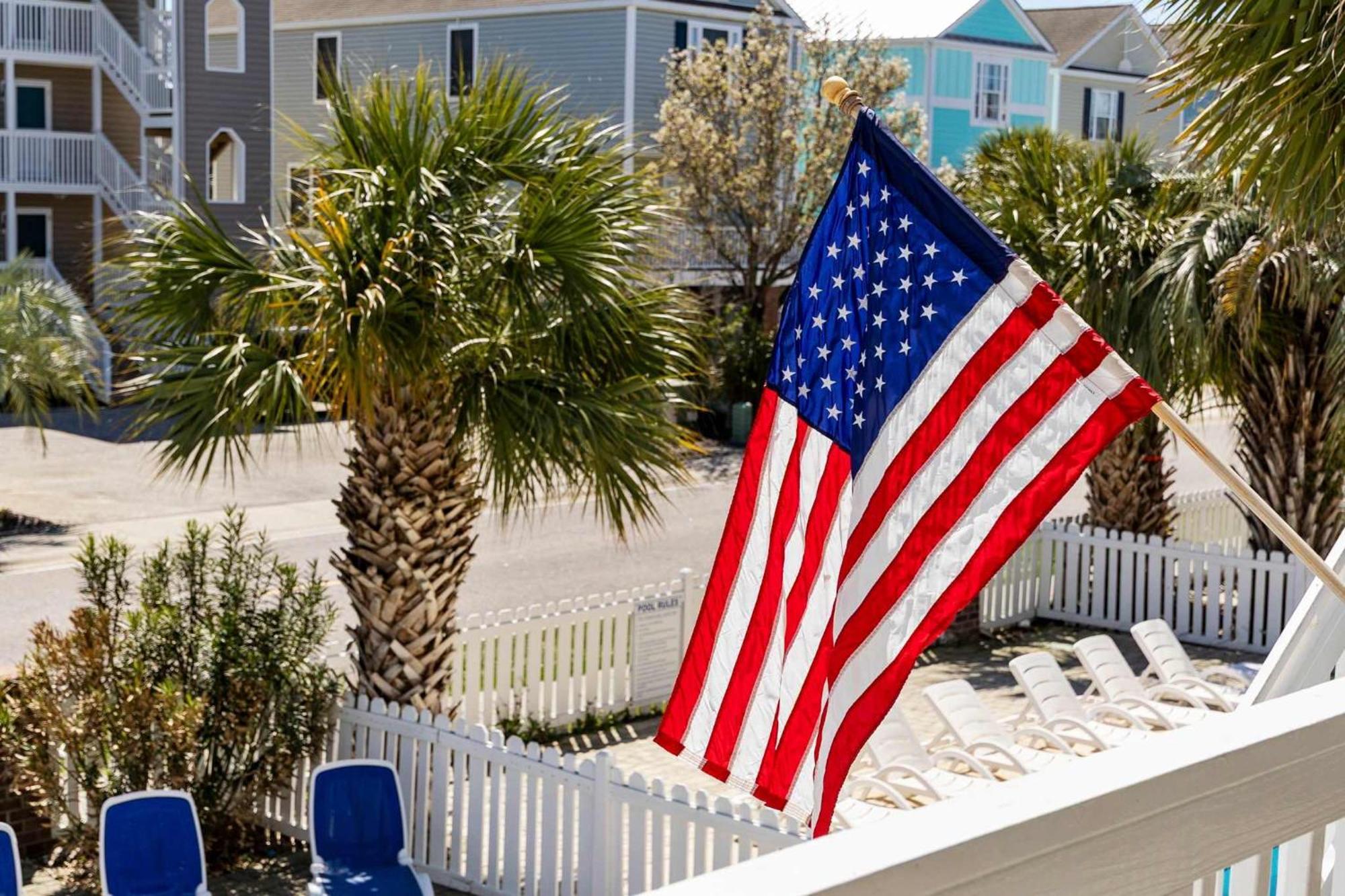 Sea Breeze Getaway-2nd Row In Surfside Holiday home