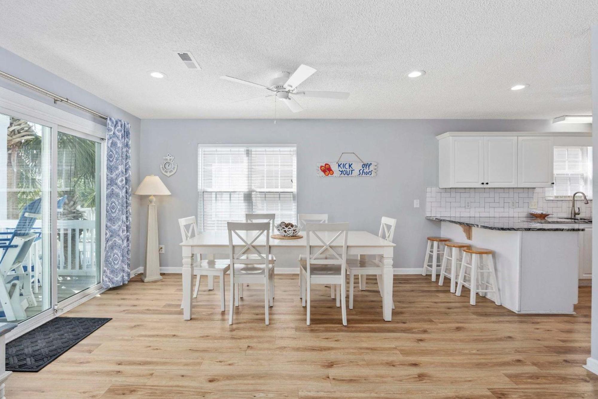 Sea Breeze Getaway-2nd Row In Surfside Myrtle Beach
