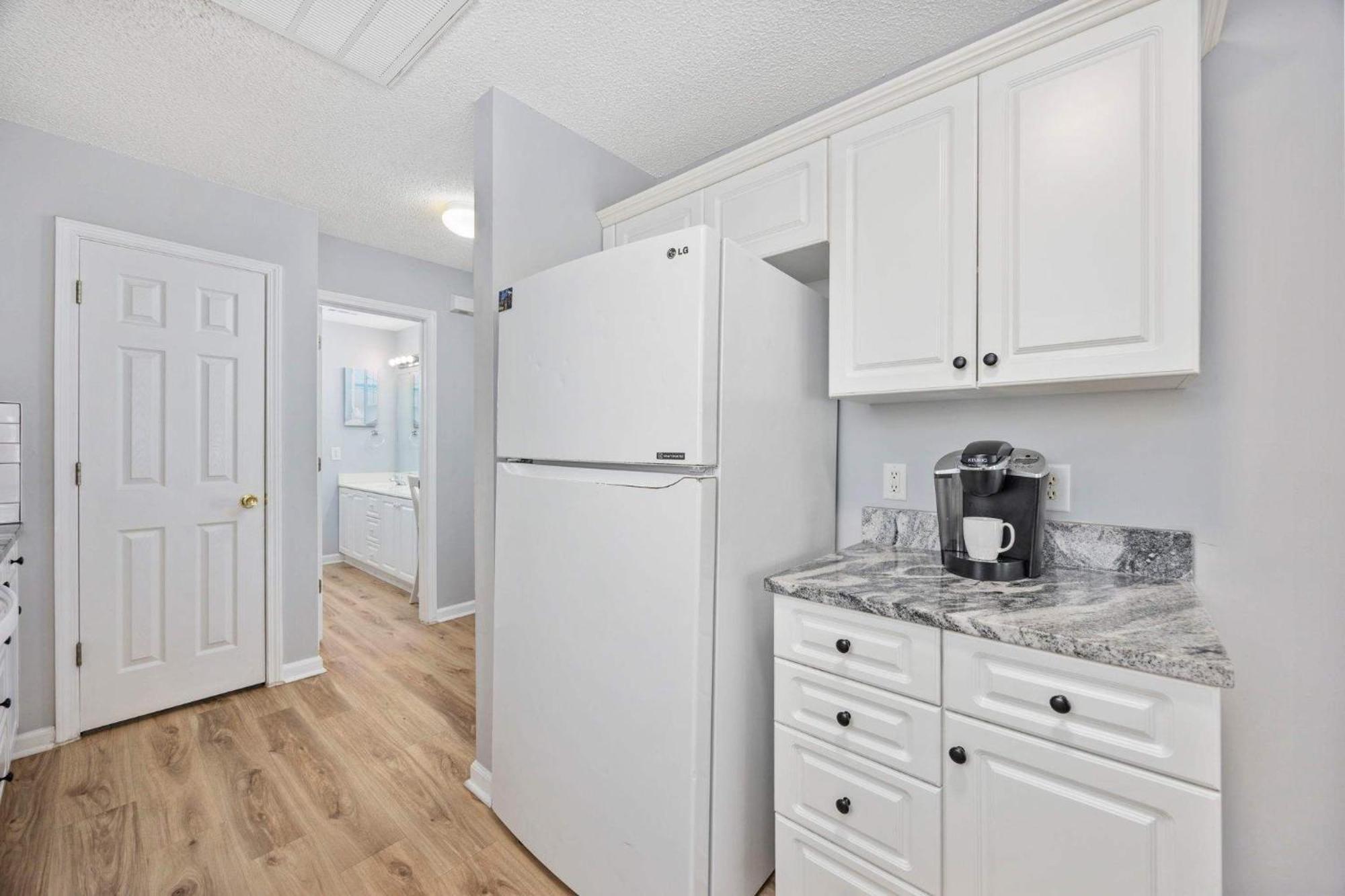 Sea Breeze Getaway-2nd Row In Surfside