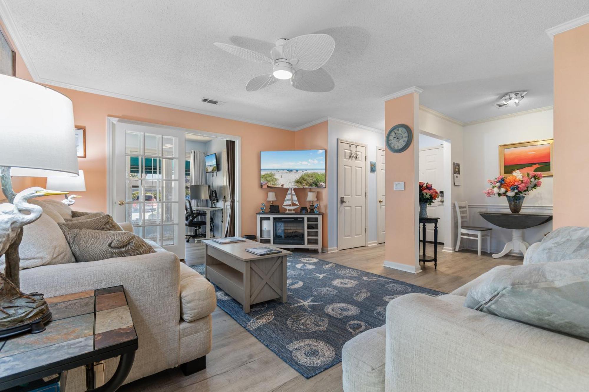 Charming In Savannah Shores- No Stairs! Close To Beach! Apartment *