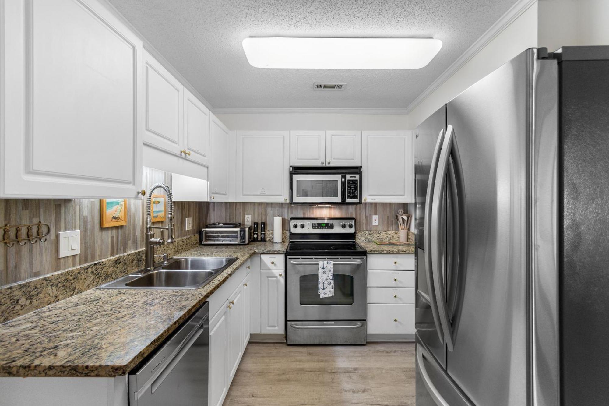 Charming In Savannah Shores- No Stairs! Close To Beach! Apartment