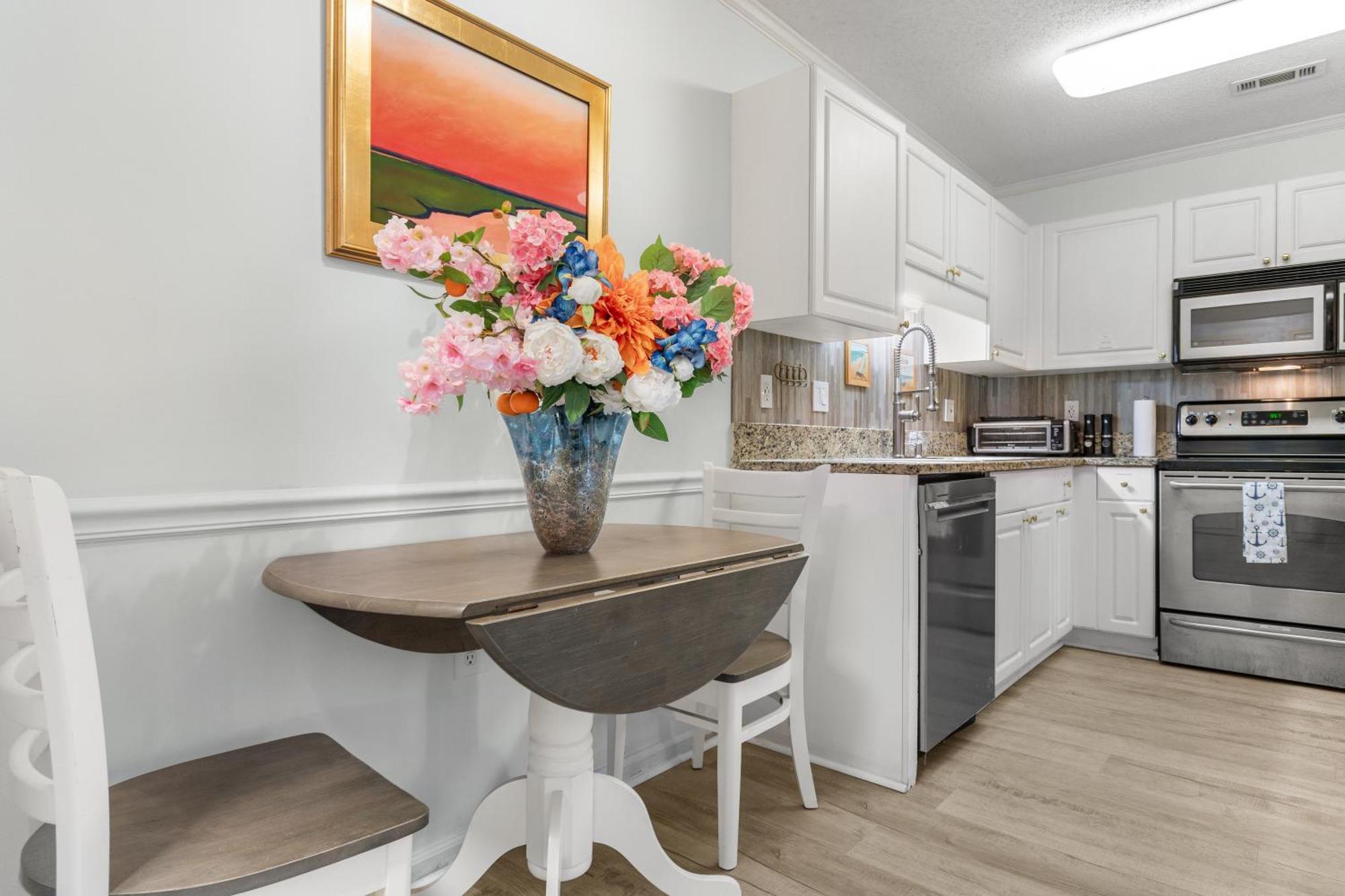 Charming In Savannah Shores- No Stairs! Close To Beach! *