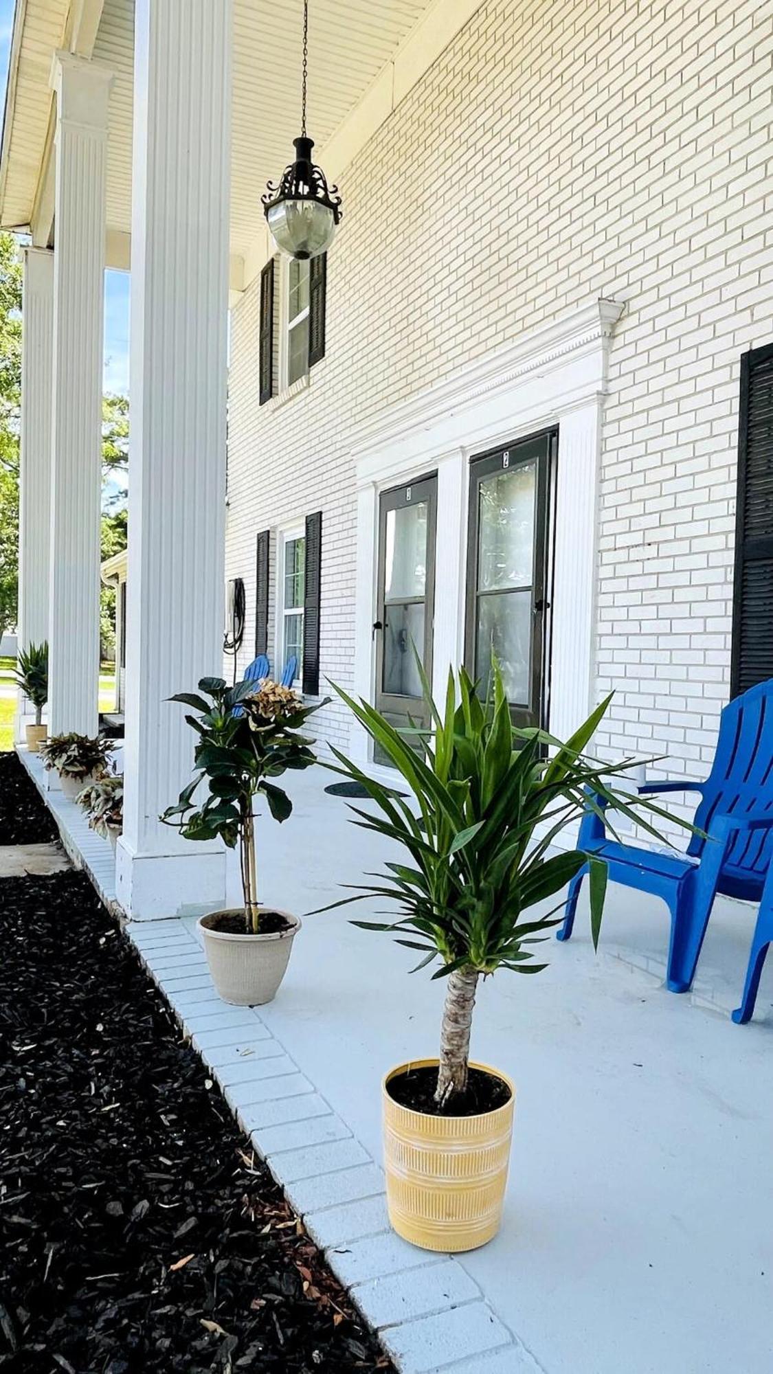Close To The #3 Cozy 2 Bedrooms Apartment *