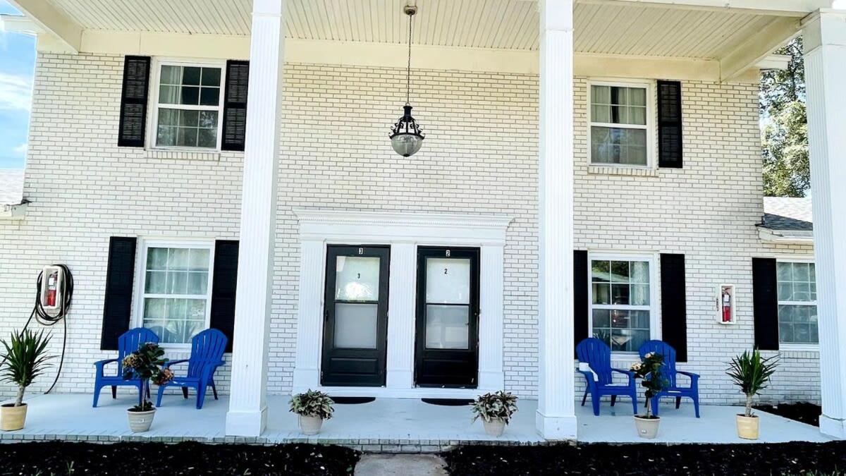Apartment Close To The #3 Cozy 2 Bedrooms