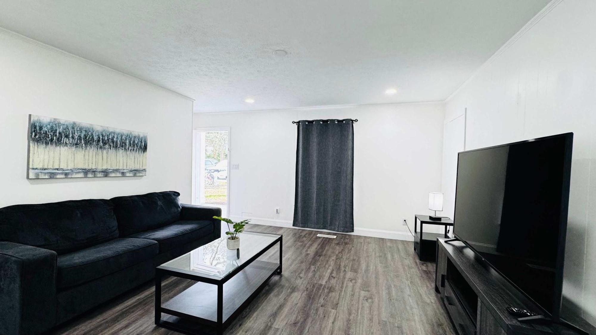 Apartment Close To The #3 Cozy 2 Bedrooms *