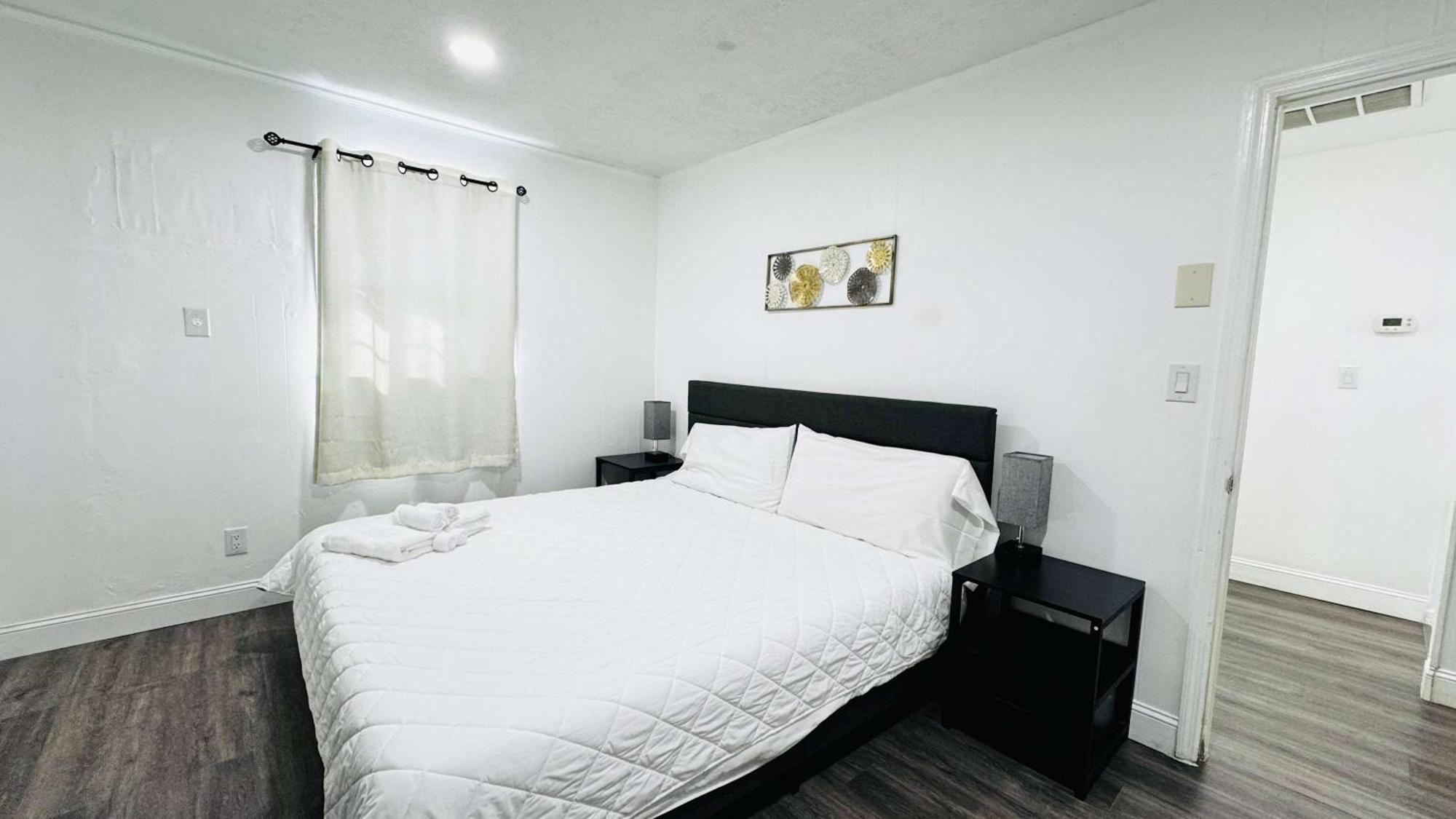 Close To The #3 Cozy 2 Bedrooms *