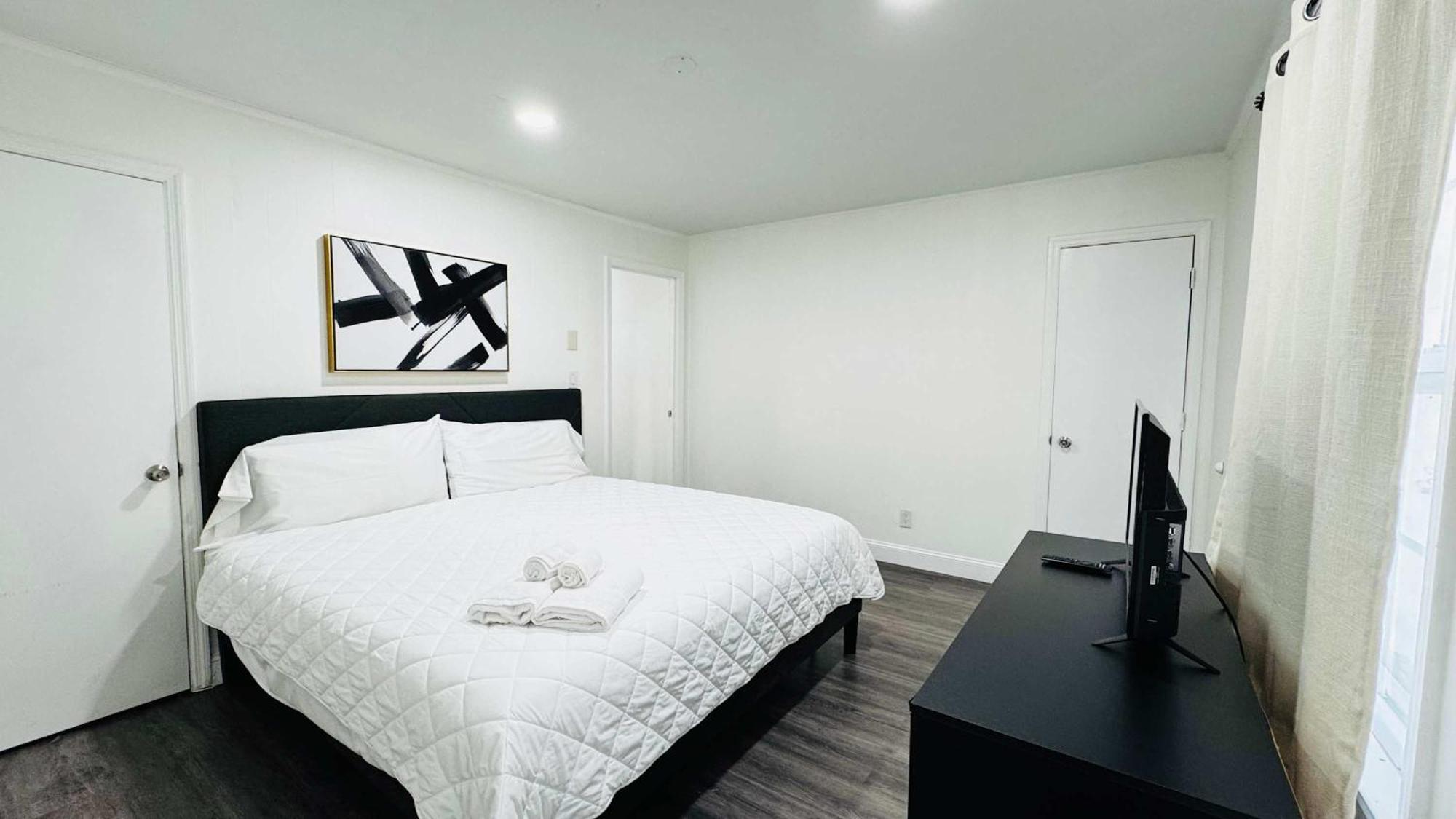 Apartment Close To The #3 Cozy 2 Bedrooms *