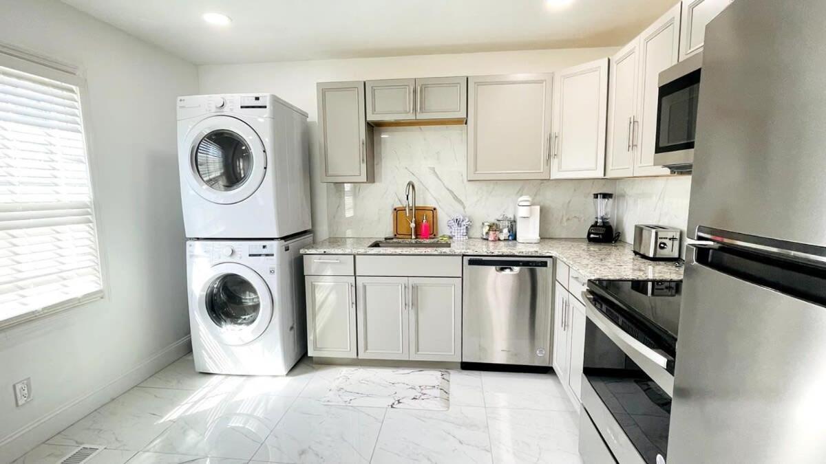 Apartment Close To The #3 Cozy 2 Bedrooms *