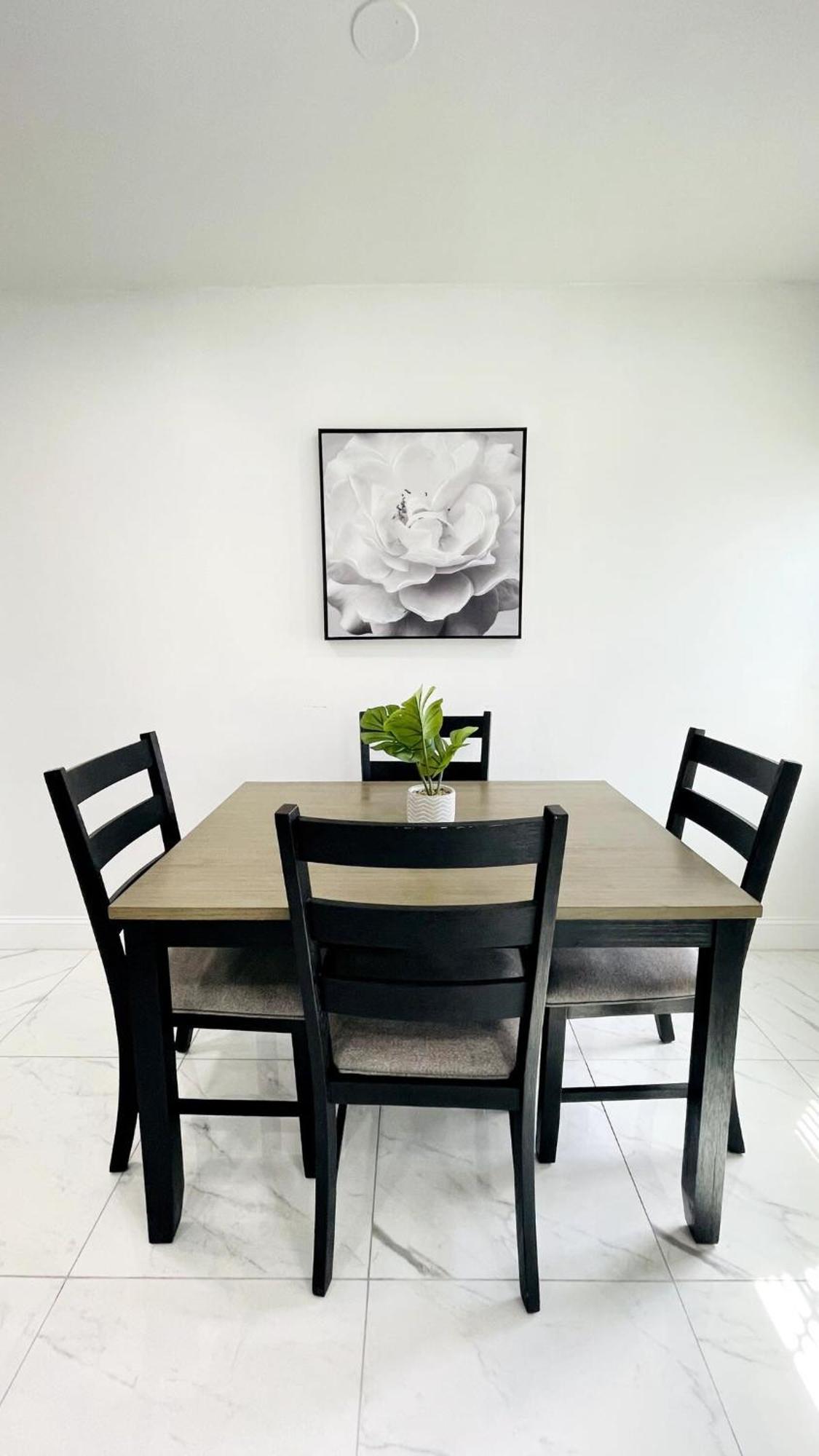 Apartment Close To The #3 Cozy 2 Bedrooms