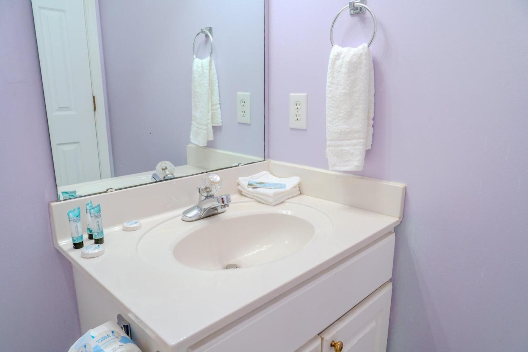 Apartment Sea Pond Unit 3 *