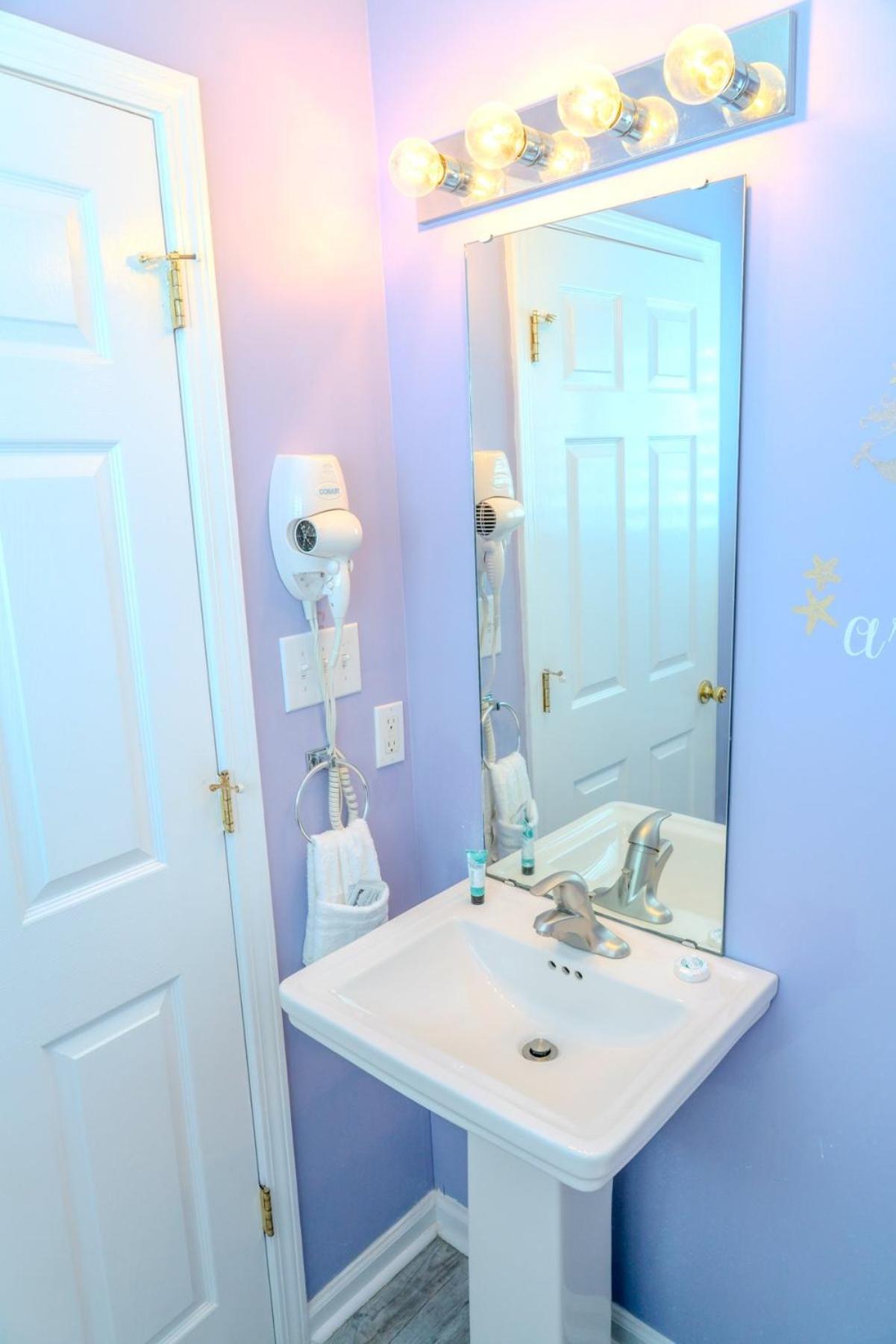 Apartment Sea Pond Unit 3 *
