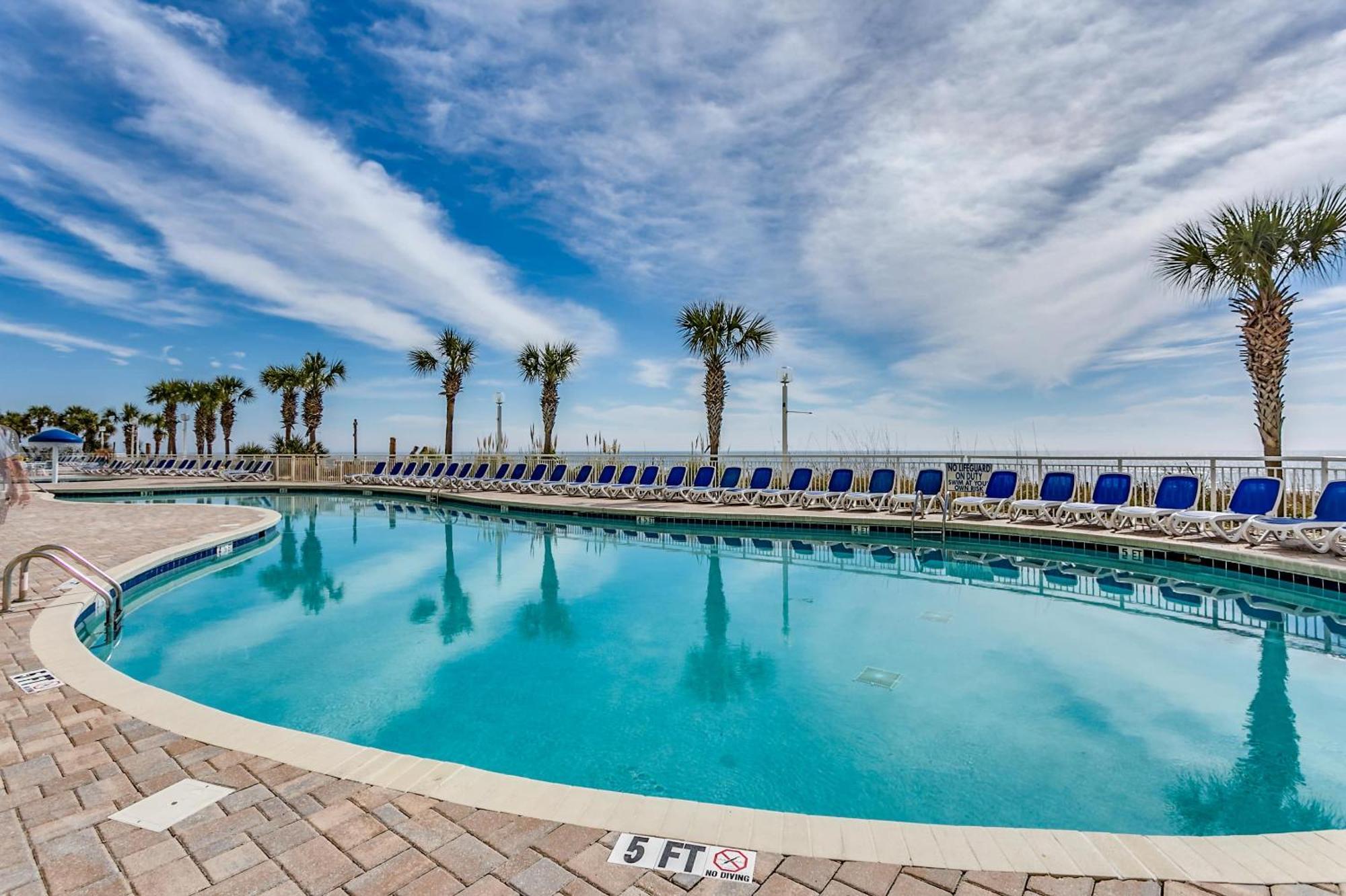 Oceanfront With Lazy River And Huge Pool Oasis Holiday home *