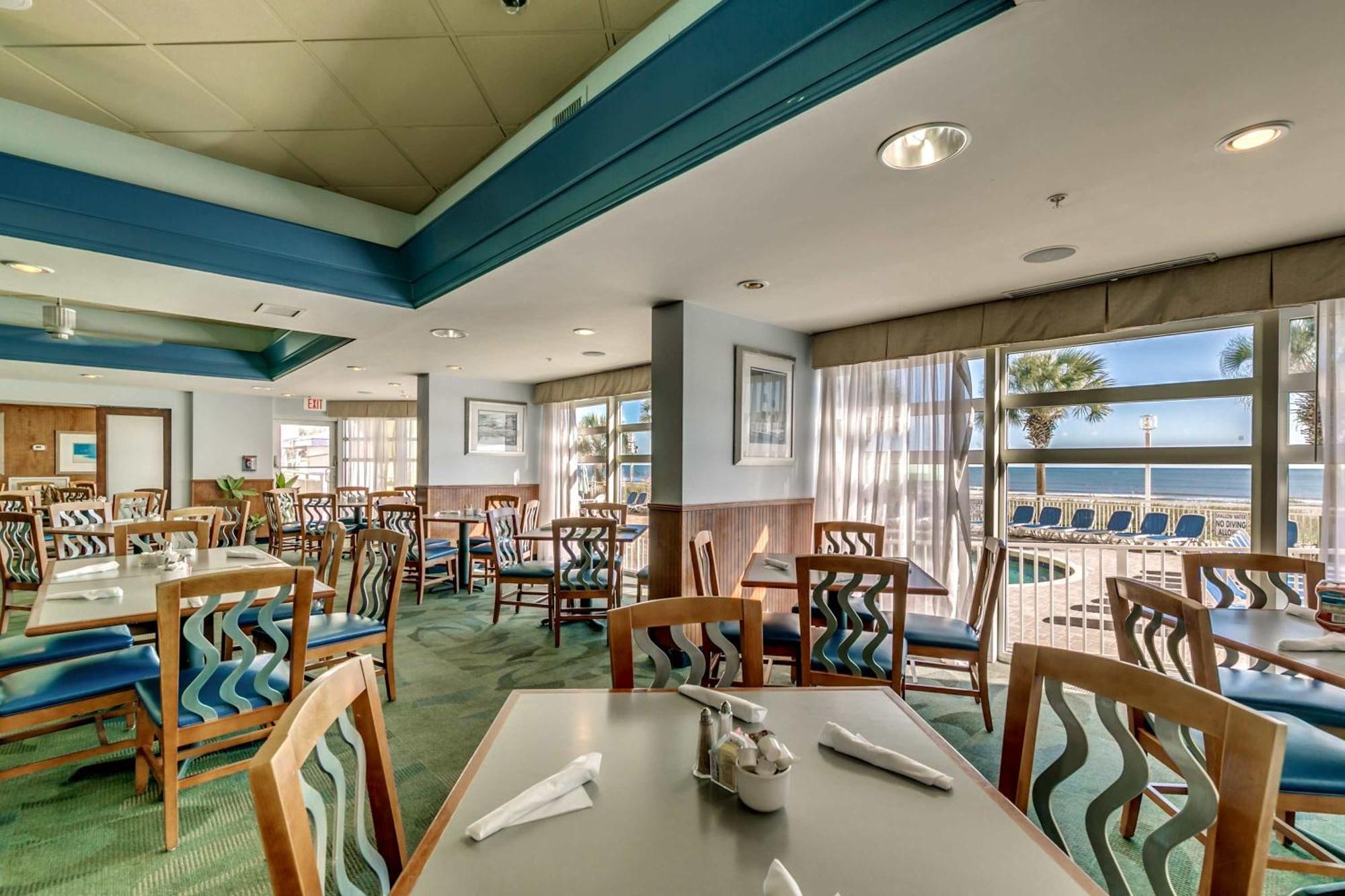 Oceanfront With Lazy River And Huge Pool Oasis Holiday home *