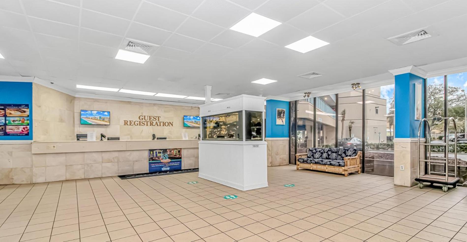 Spacious 2 Bedroom Condo- Dunes 2451 Holiday home