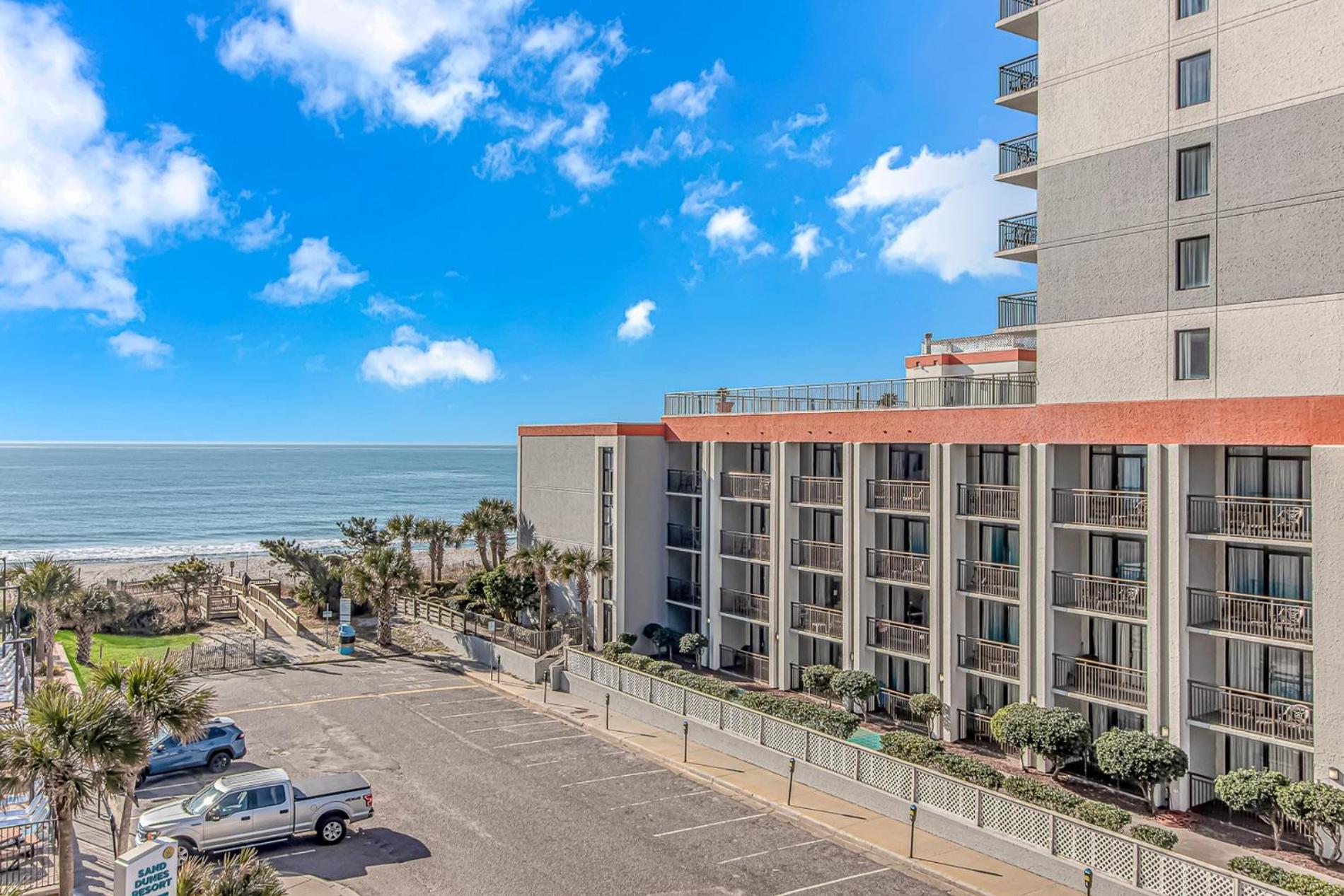 Spacious 2 Bedroom Condo- Dunes 2451