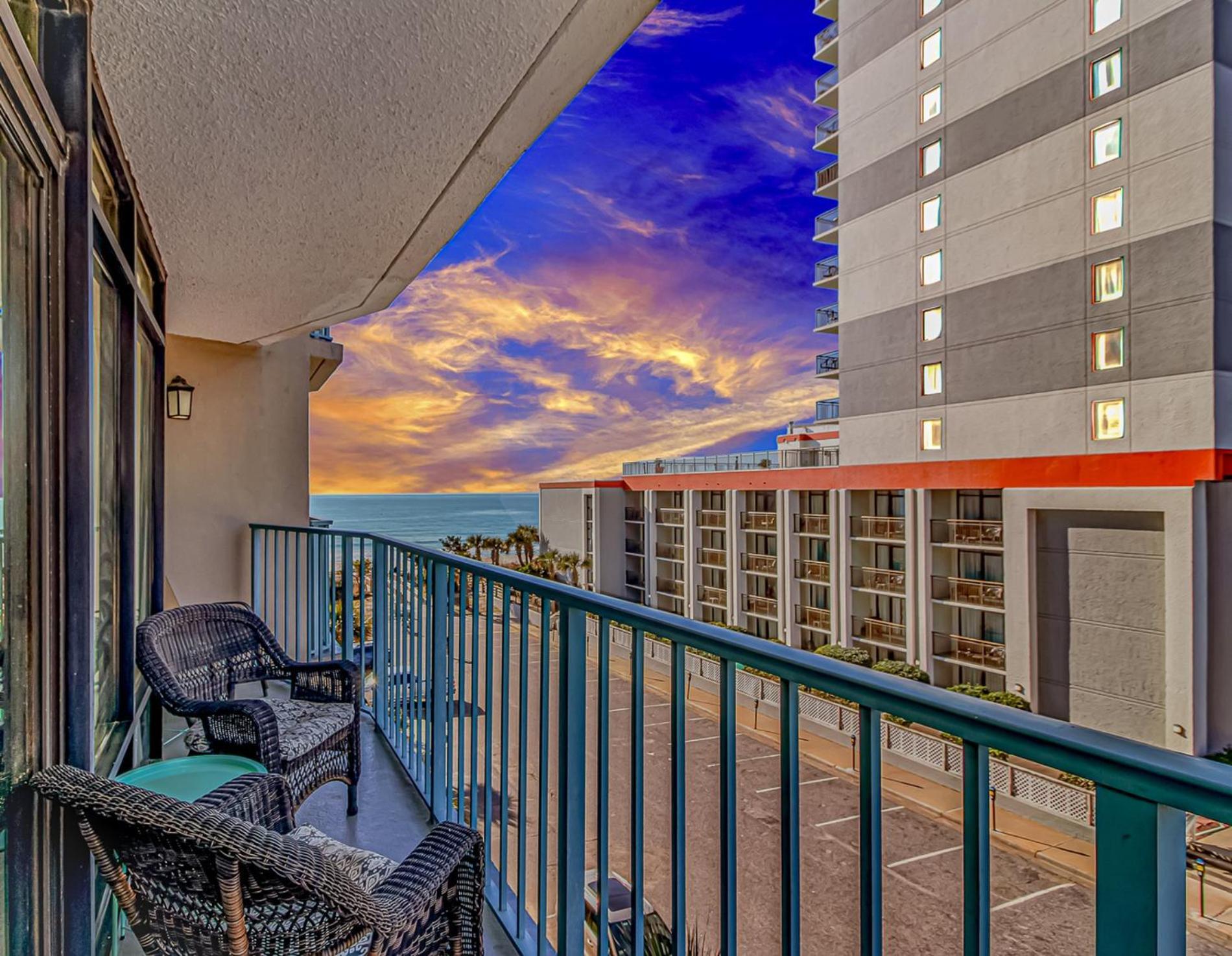 Spacious 2 Bedroom Condo- Dunes 2451 Holiday home *