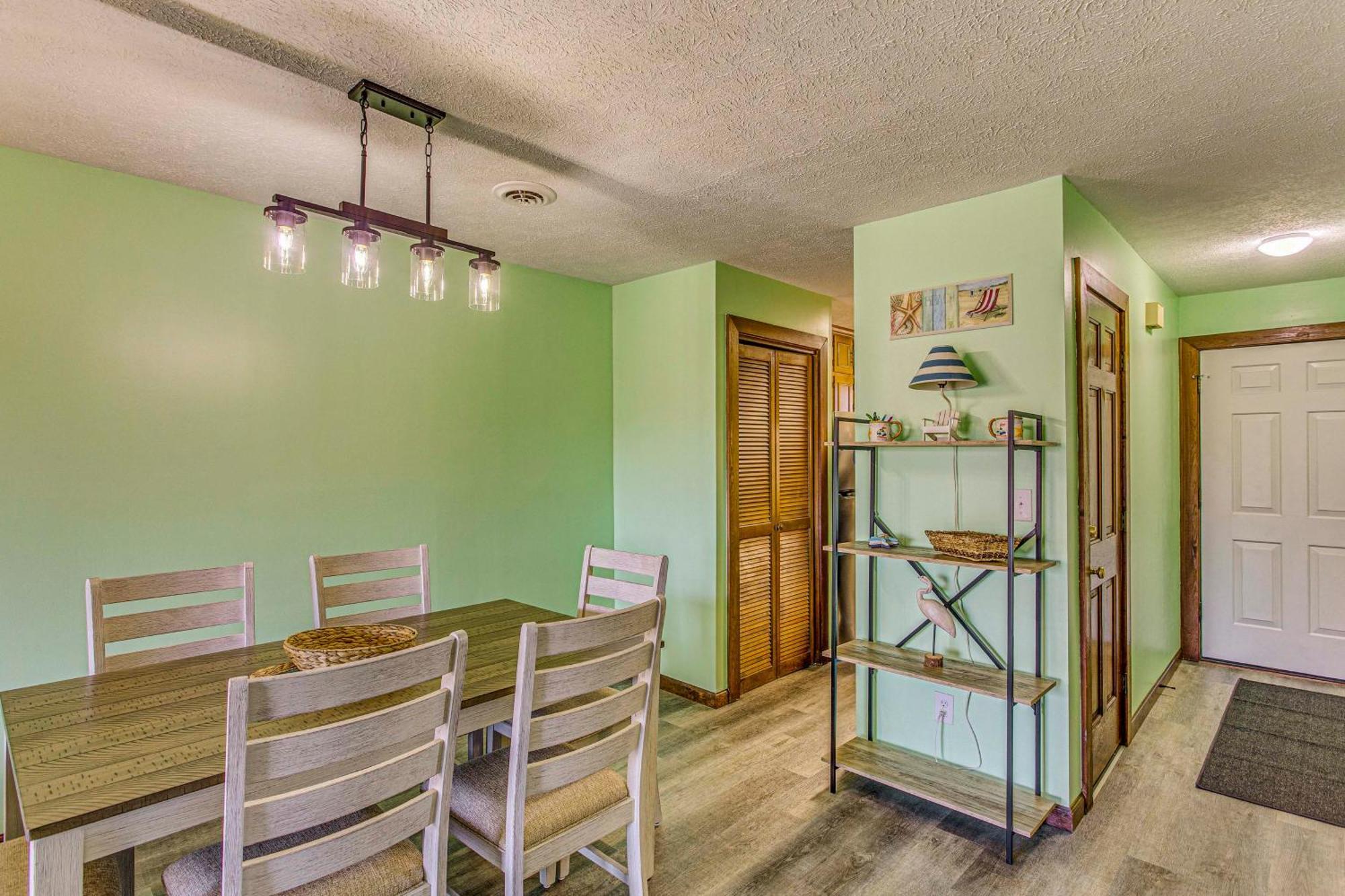 Walk To Ocean With 3 Pools In Myrtle Apartment