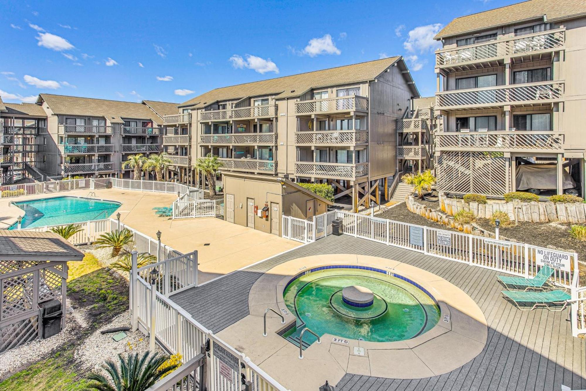Walk To Ocean With 3 Pools In Myrtle Apartment *