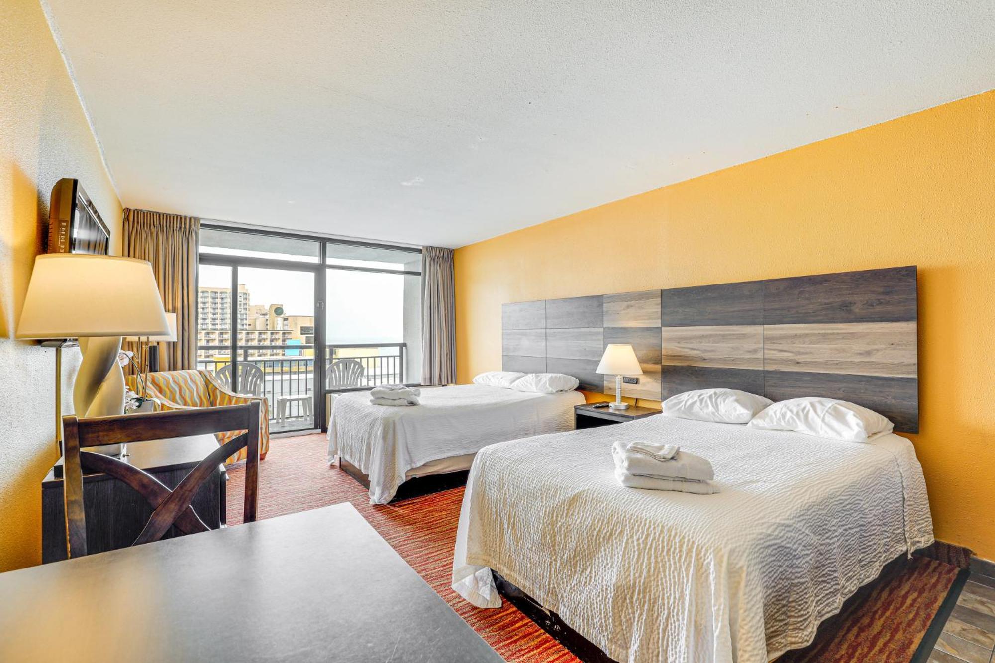 Pools And Spas Beachfront At Landmark Apartment