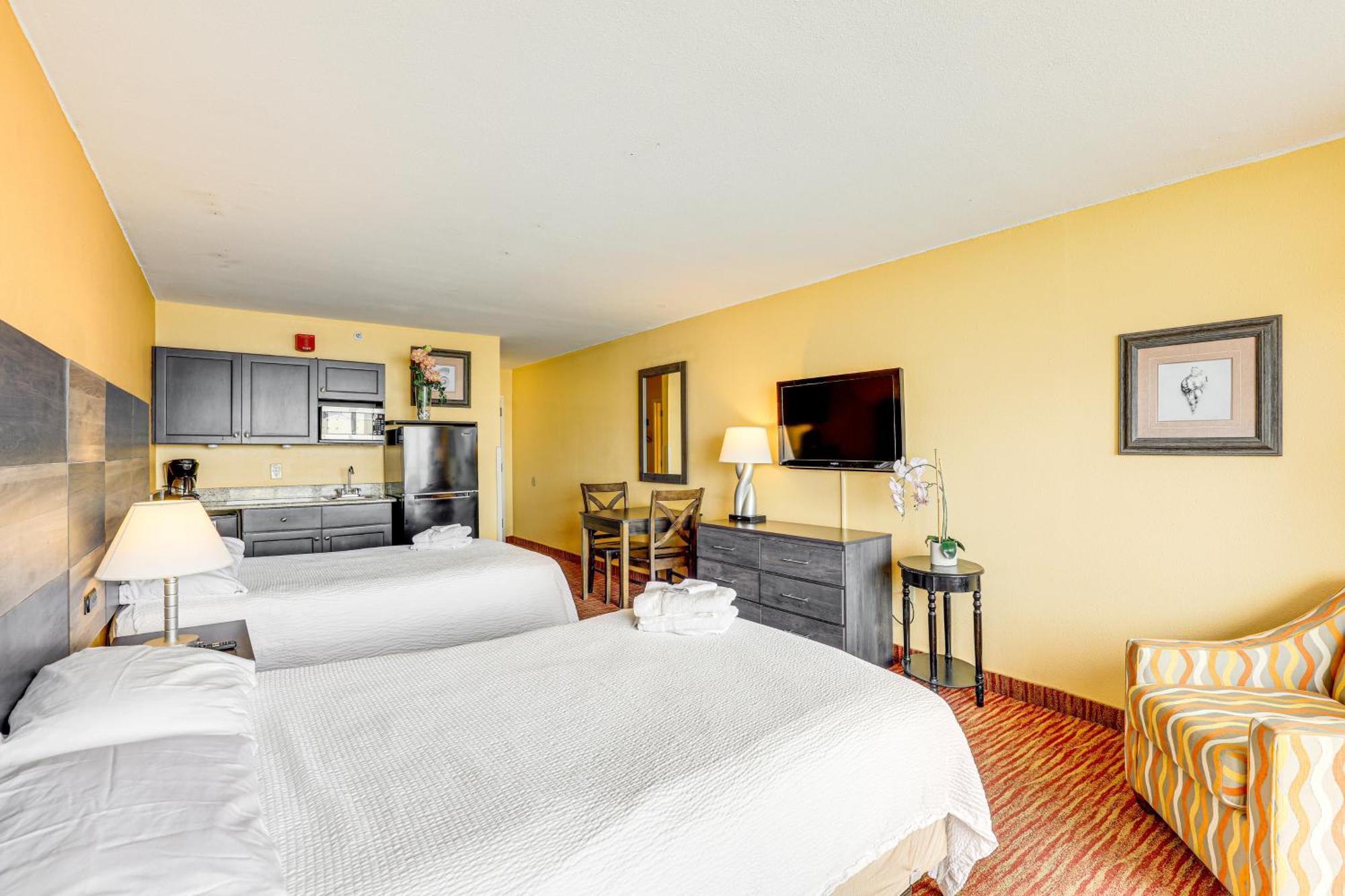 Pools And Spas Beachfront At Landmark *