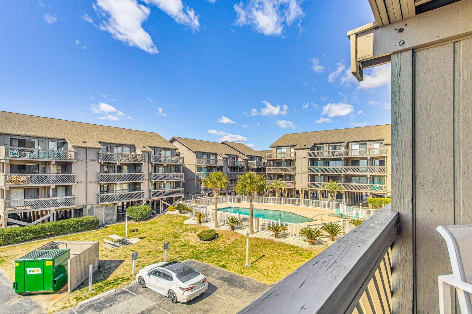 Walk To Ocean With 3 Pools In Myrtle Apartment