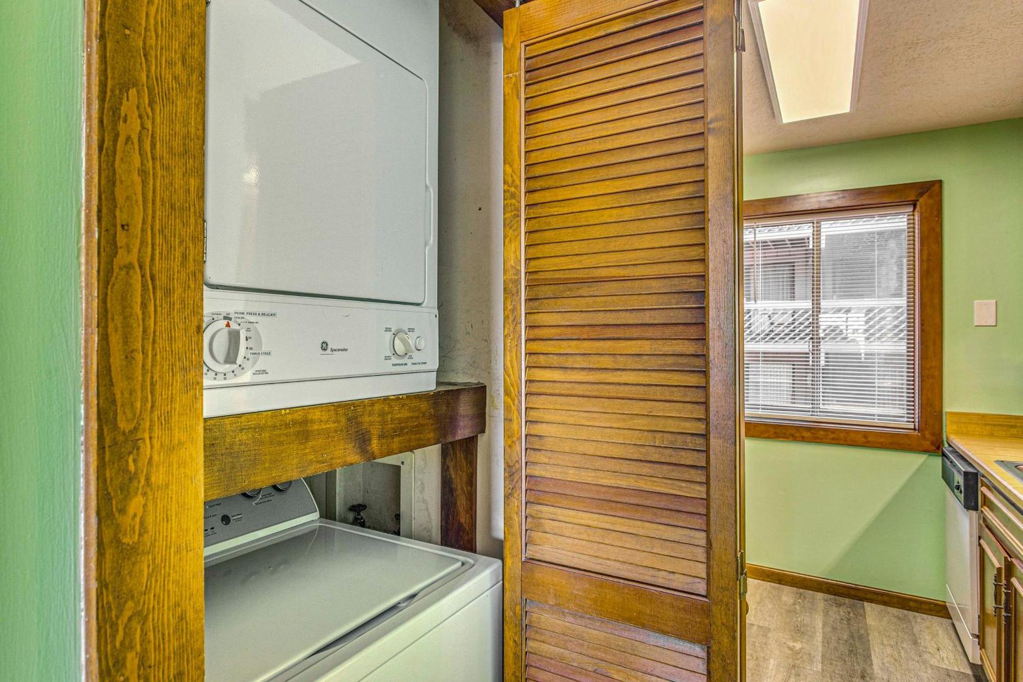 Walk To Ocean With 3 Pools In Myrtle Apartment
