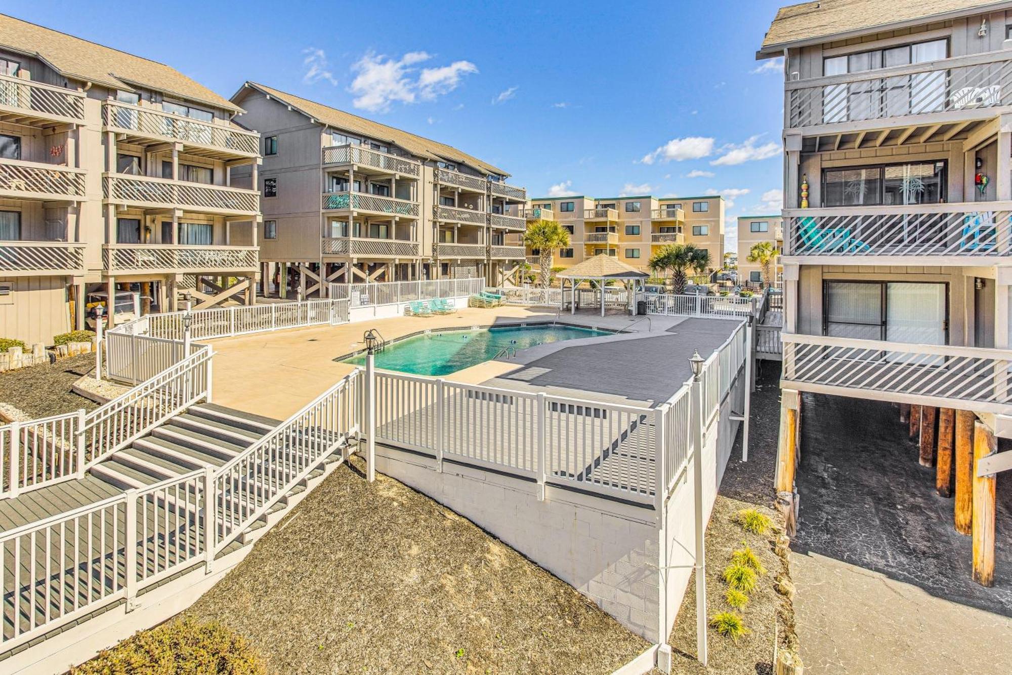 Walk To Ocean With 3 Pools In Myrtle *