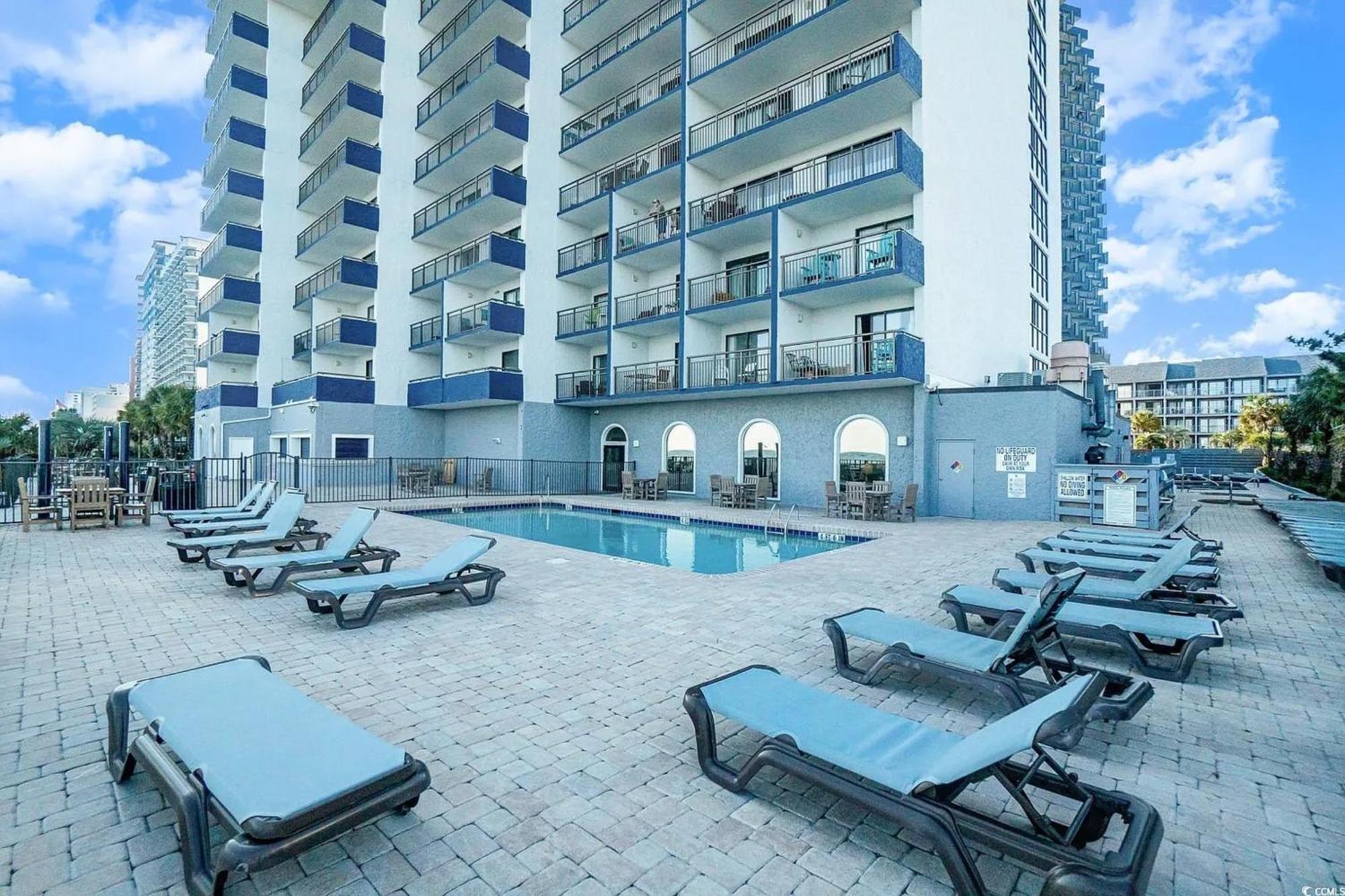 Bluewater 615 Apartment