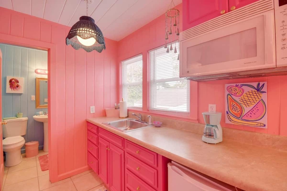 Holiday home Pink Dream Home, Sleeps 22 W Pool, Vanity&game Rms Myrtle Beach
