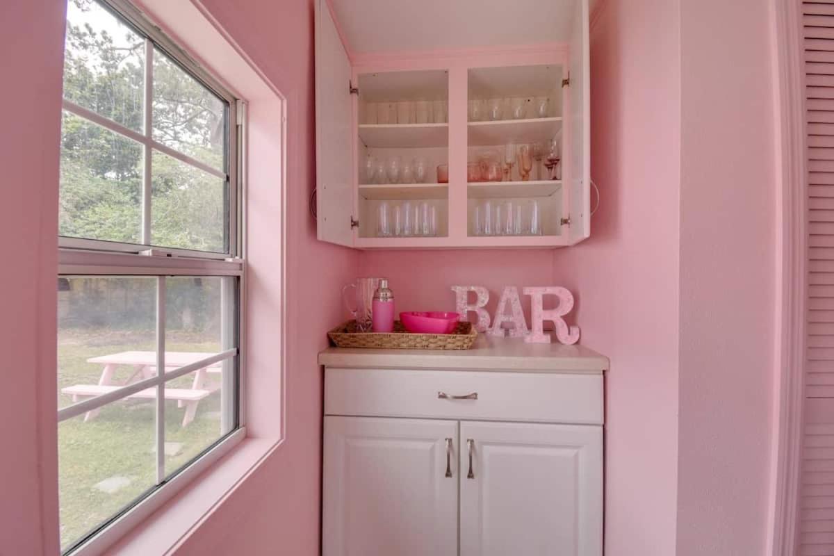 Holiday home Pink Dream Home, Sleeps 22 W Pool, Vanity&game Rms Myrtle Beach