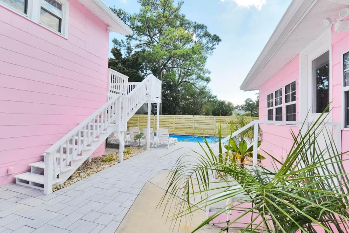 Holiday home Pink Dream Home, Sleeps 22 W Pool, Vanity&game Rms Myrtle Beach