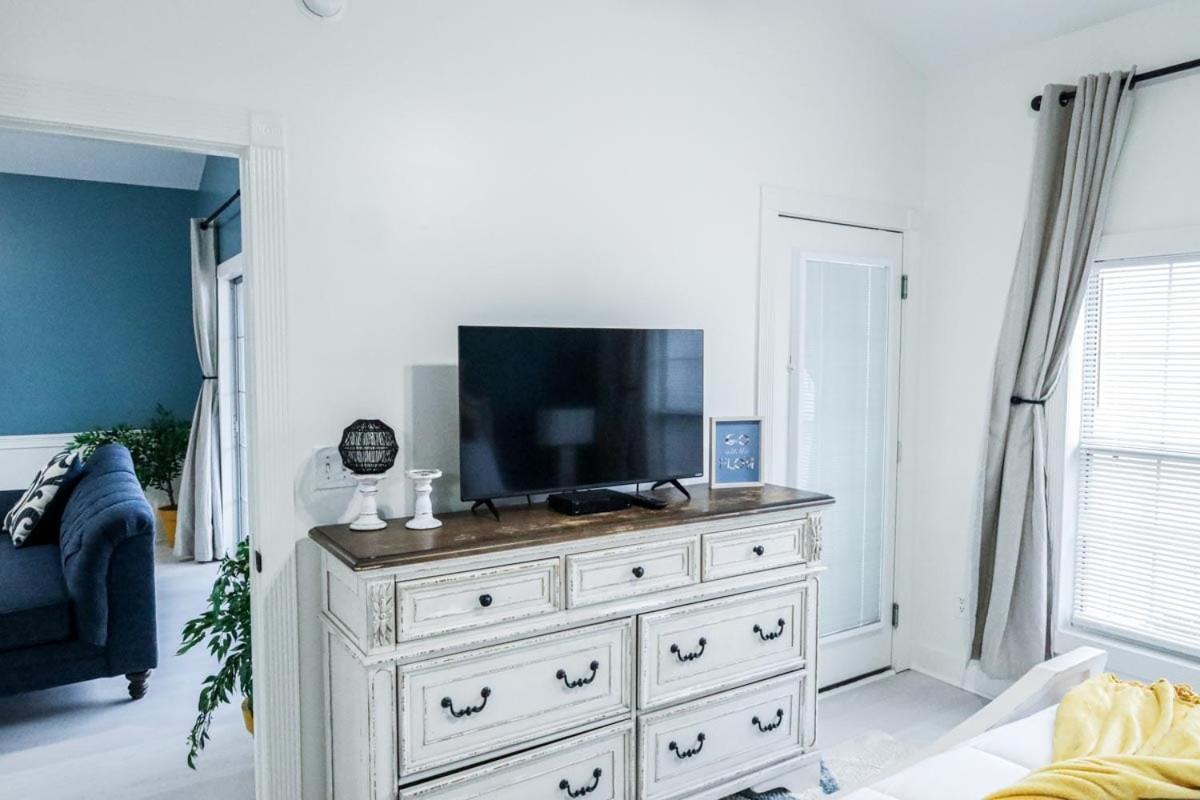 Apartment Luxury Golf With Pool Access, Near The Ocean And Broadway At The Beach, *