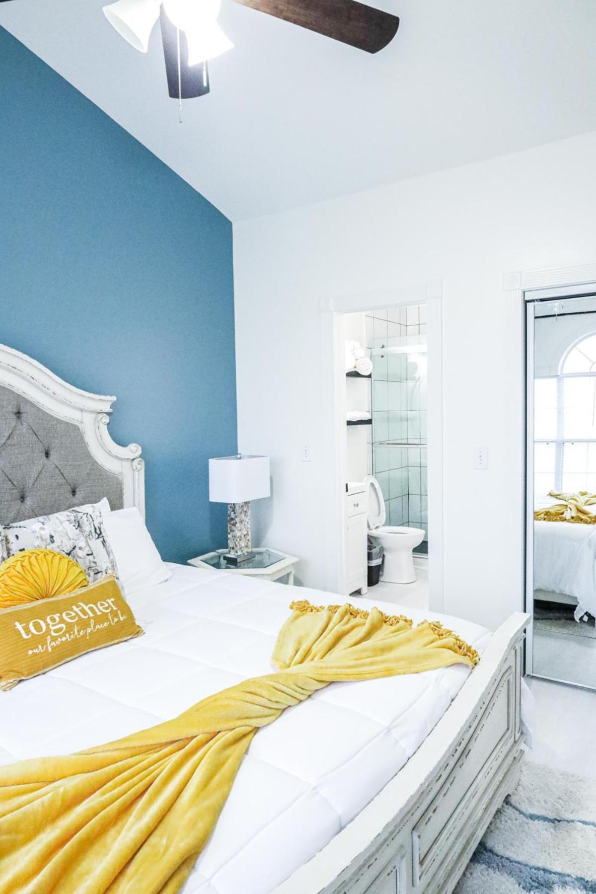 Apartment Luxury Golf With Pool Access, Near The Ocean And Broadway At The Beach,
