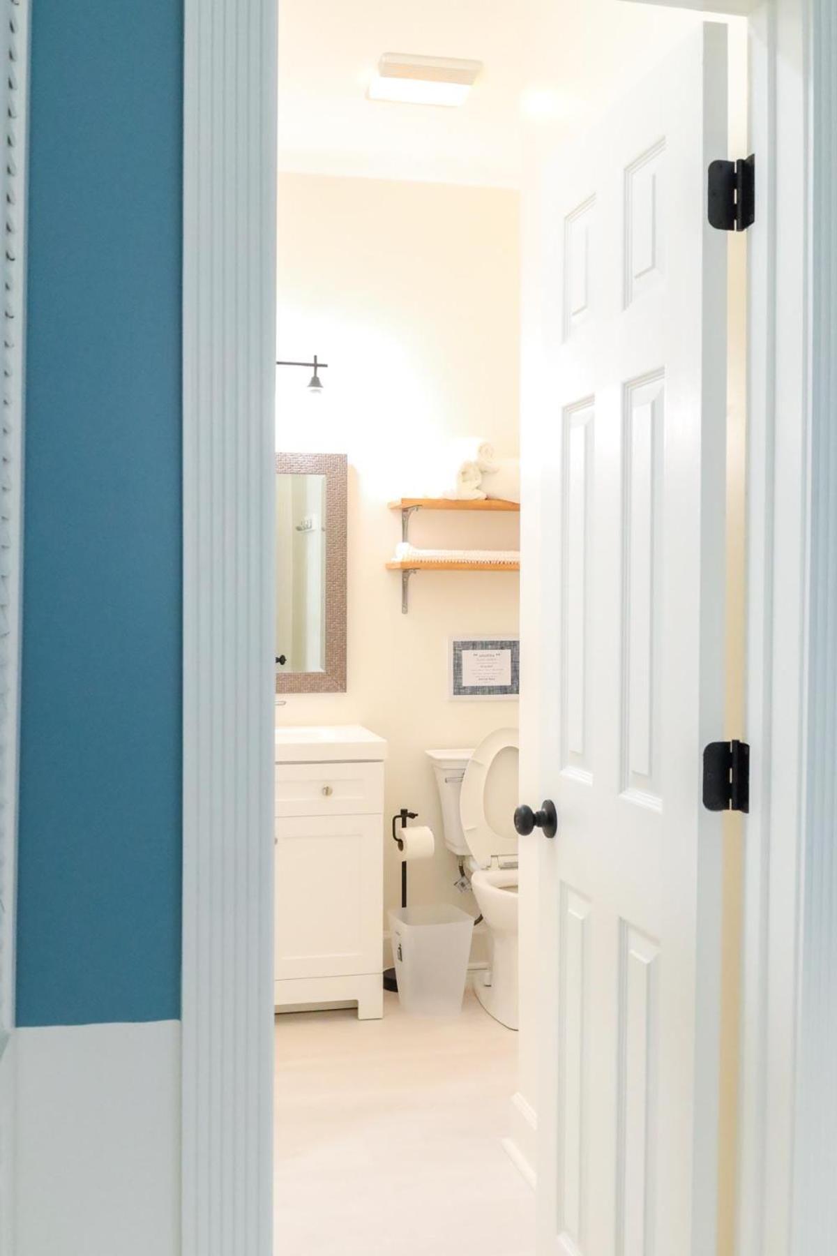 Luxury Golf With Pool Access, Near The Ocean And Broadway At The Beach, Apartment