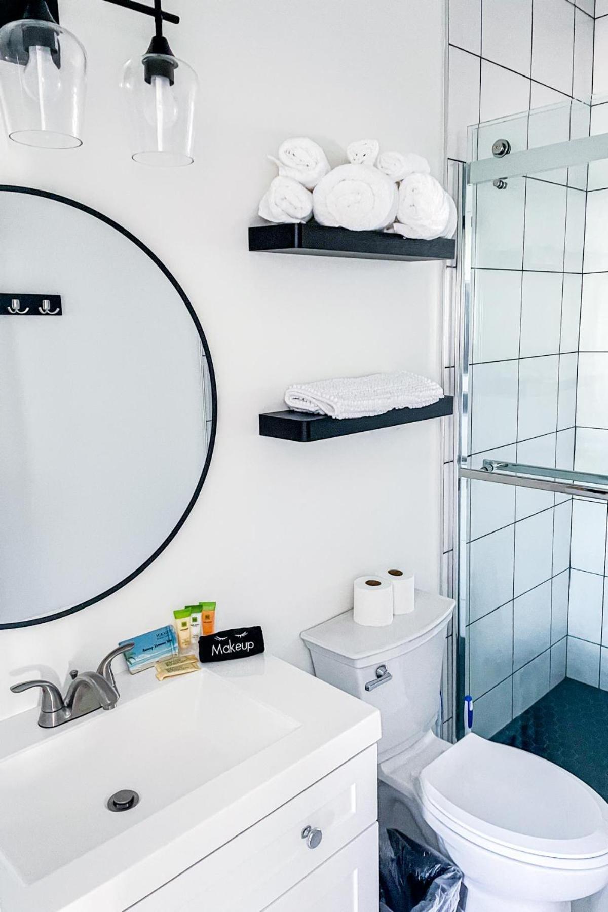 Luxury Golf With Pool Access, Near The Ocean And Broadway At The Beach, Apartment