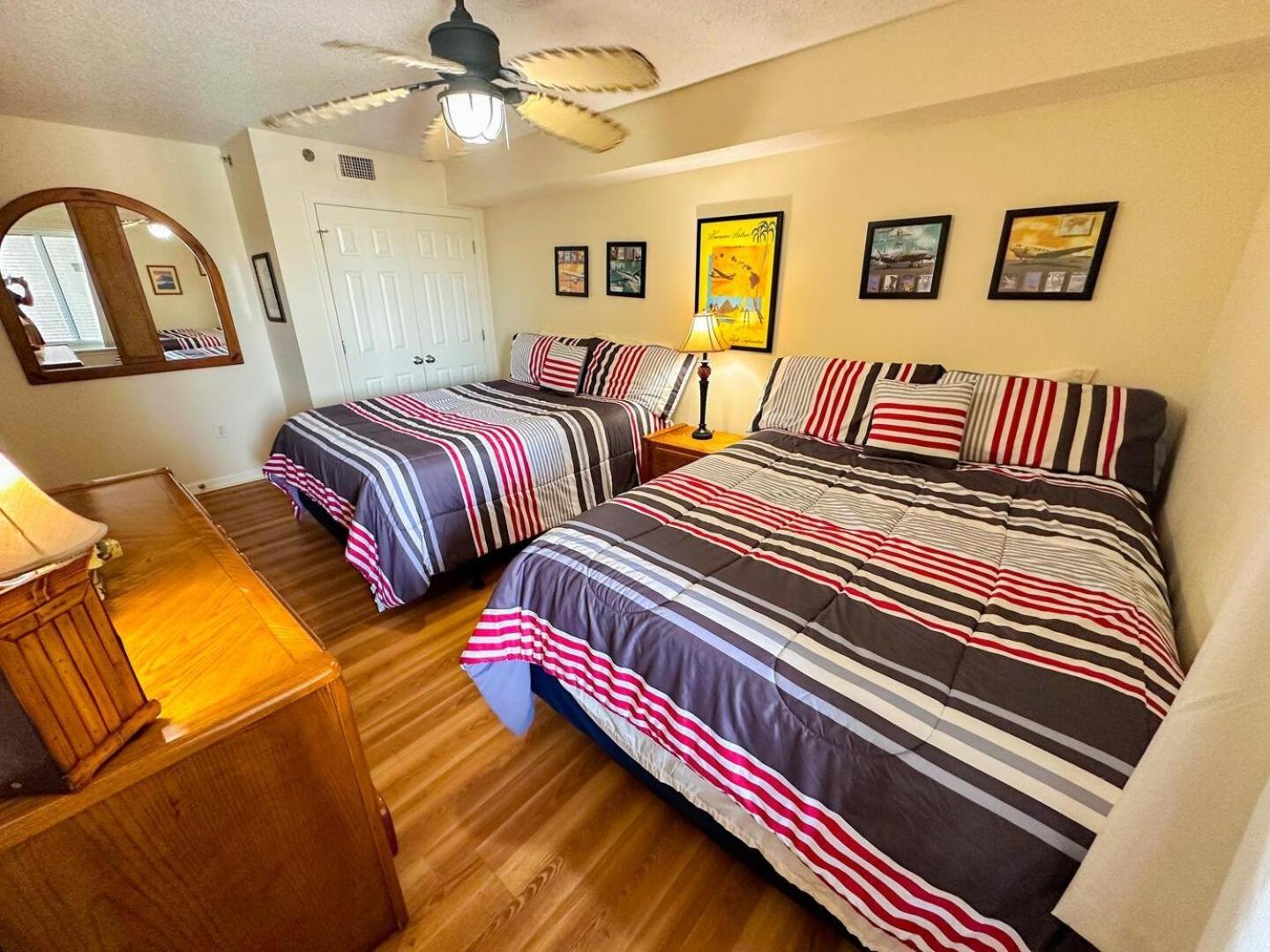 Crescent Shores S 1006