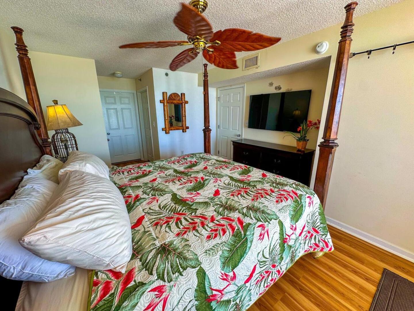 Crescent Shores S 1006