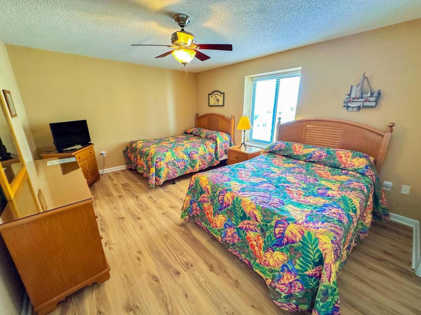 Crescent Shores S 506