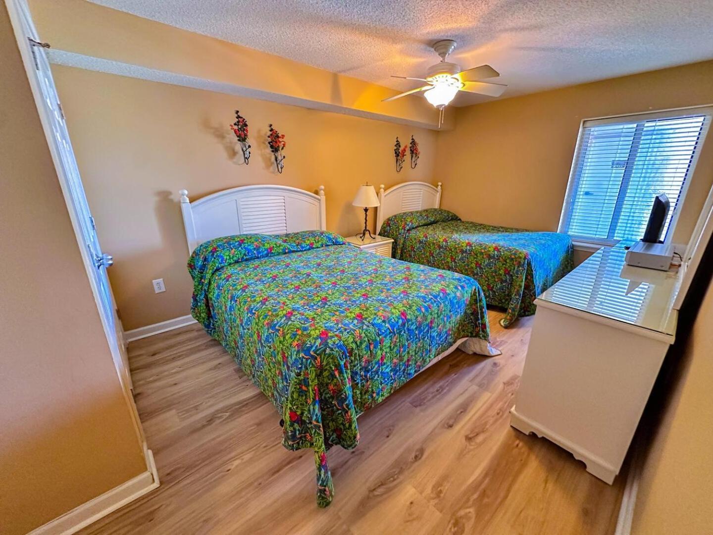 Crescent Shores S 506 Apartment *