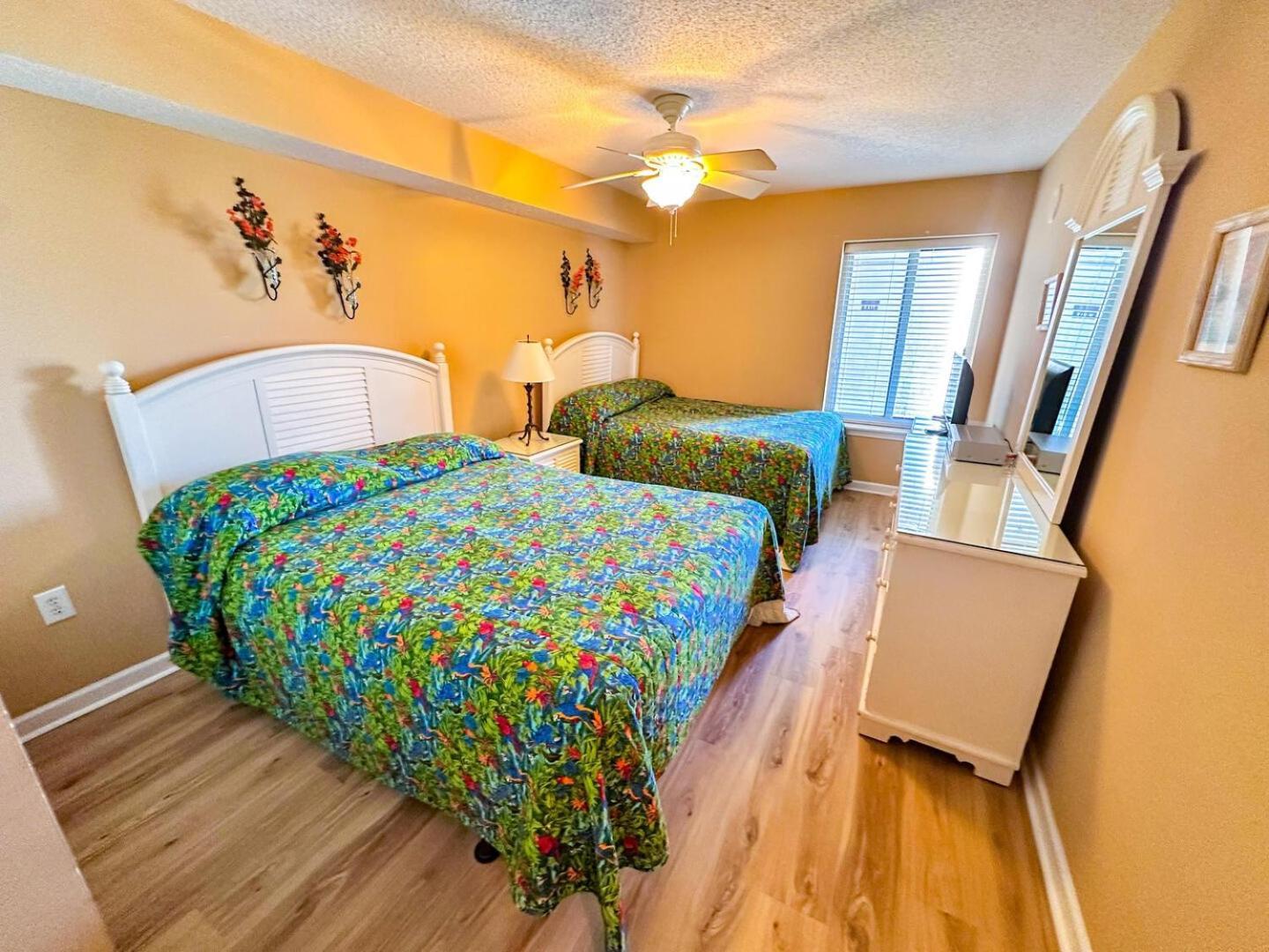 Crescent Shores S 506 Apartment *