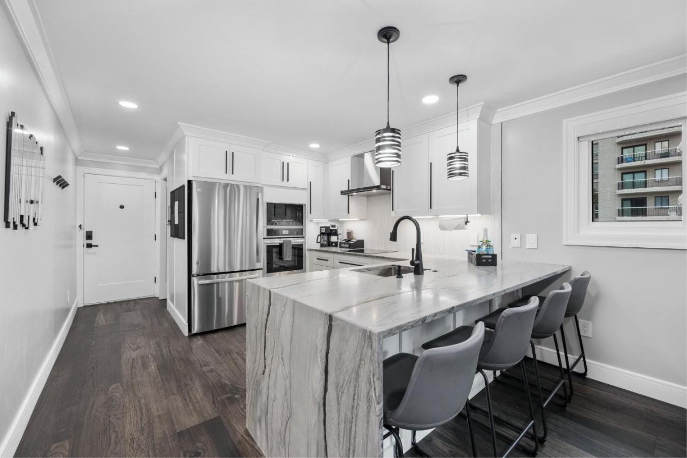 Modern Escape - Luxury Oceanfront With Pool - Guest Concierge And Amenities Myrtle Beach