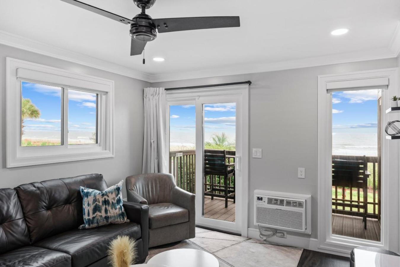 Apartment Modern Escape - Luxury Oceanfront With Pool - Guest Concierge And Amenities *