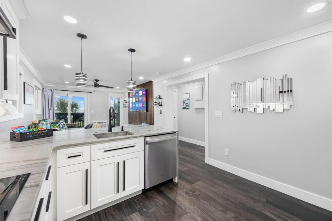 Modern Escape - Luxury Oceanfront With Pool - Guest Concierge And Amenities