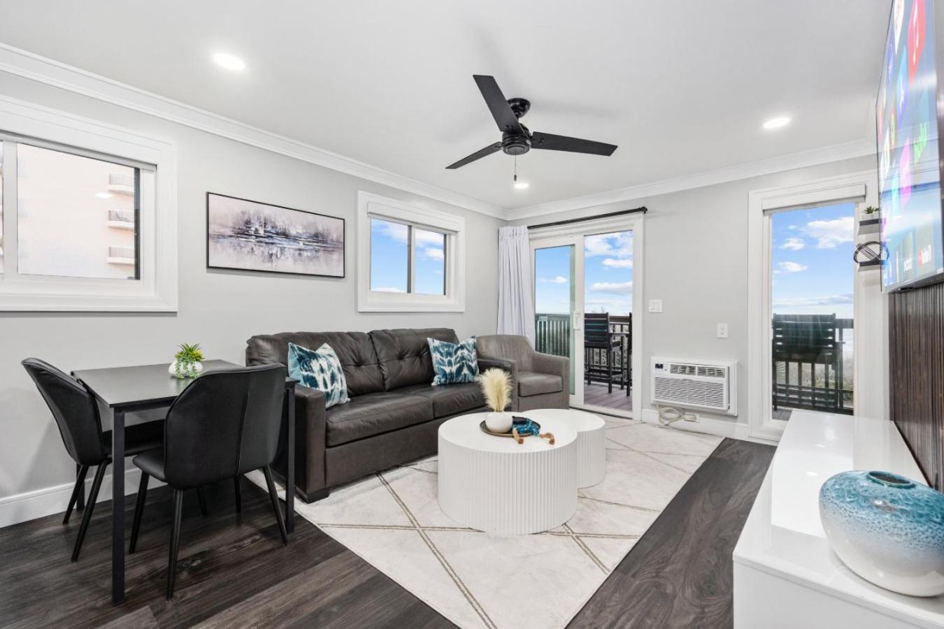 Apartment Modern Escape - Luxury Oceanfront With Pool - Guest Concierge And Amenities *