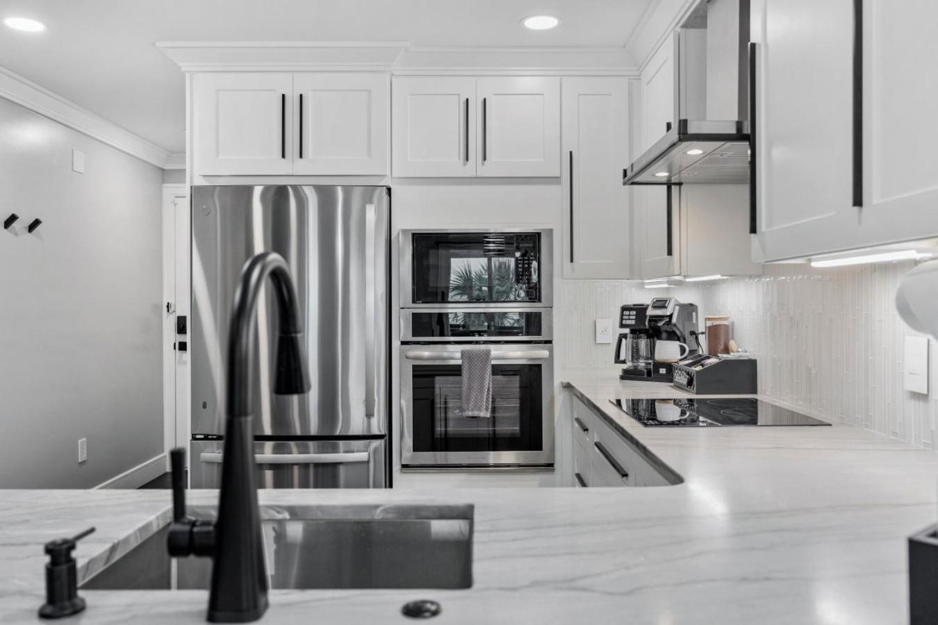 Apartment Modern Escape - Luxury Oceanfront With Pool - Guest Concierge And Amenities Myrtle Beach
