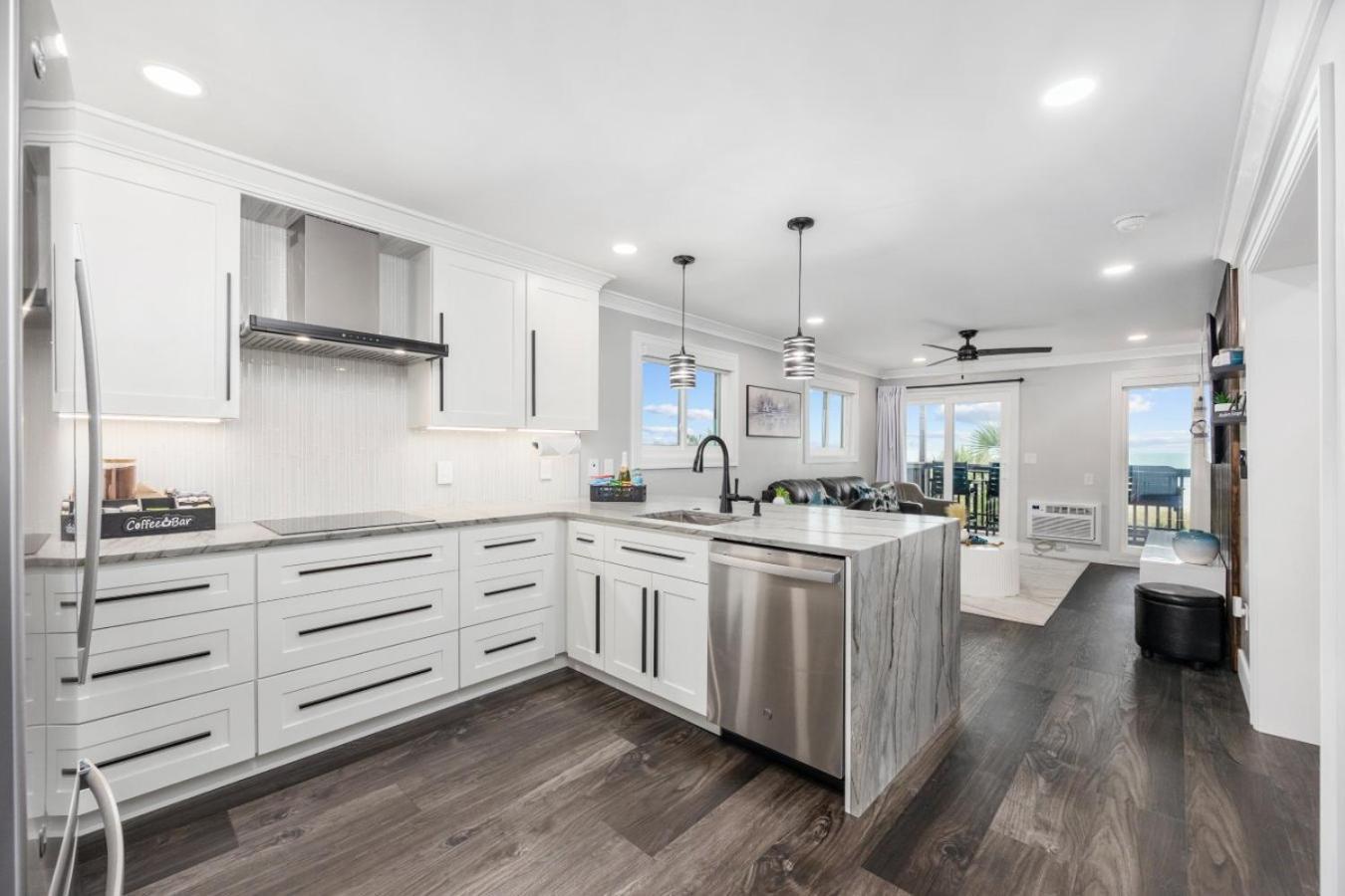 Modern Escape - Luxury Oceanfront With Pool - Guest Concierge And Amenities *