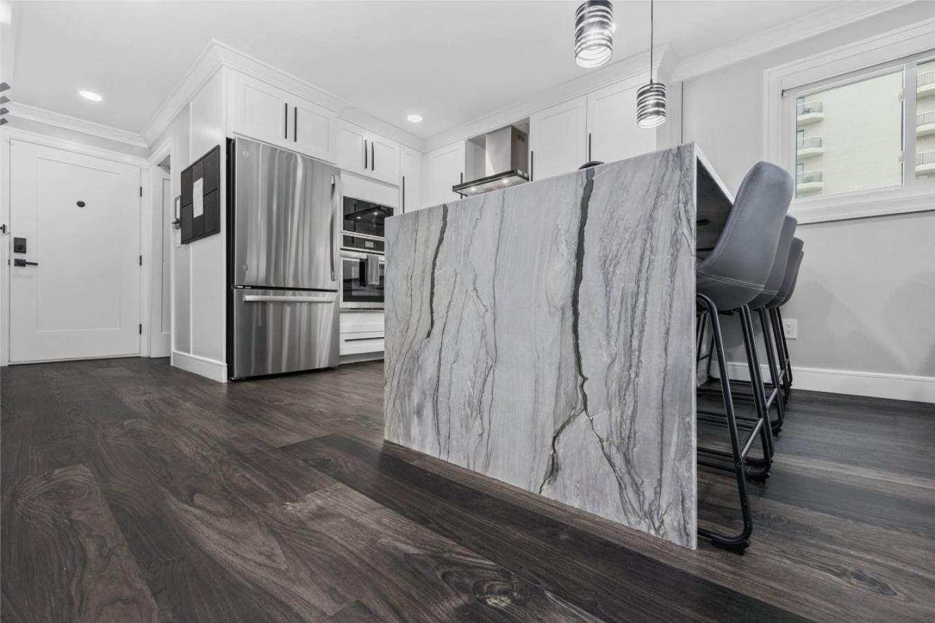 Apartment Modern Escape - Luxury Oceanfront With Pool - Guest Concierge And Amenities *